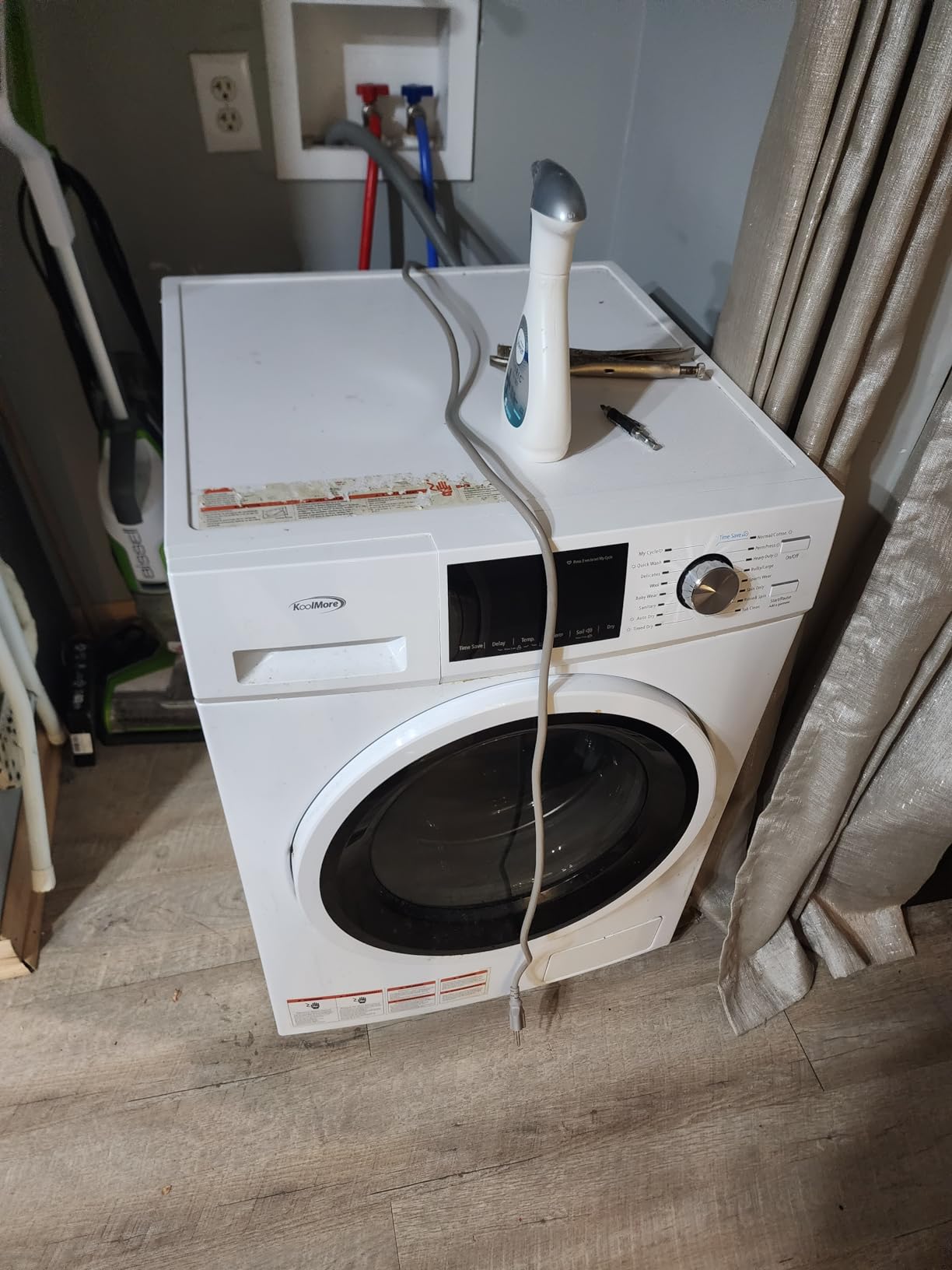 KoolMore 2-in-1 Front Load Washer and Dryer Combo, 2.7 Cu. Ft., for Apartment, Dorm, RV, 16 Wash and 4 Dry Cycles, Compact Space Saver [White] [120V] (FLC-3CWH) customer photo 1