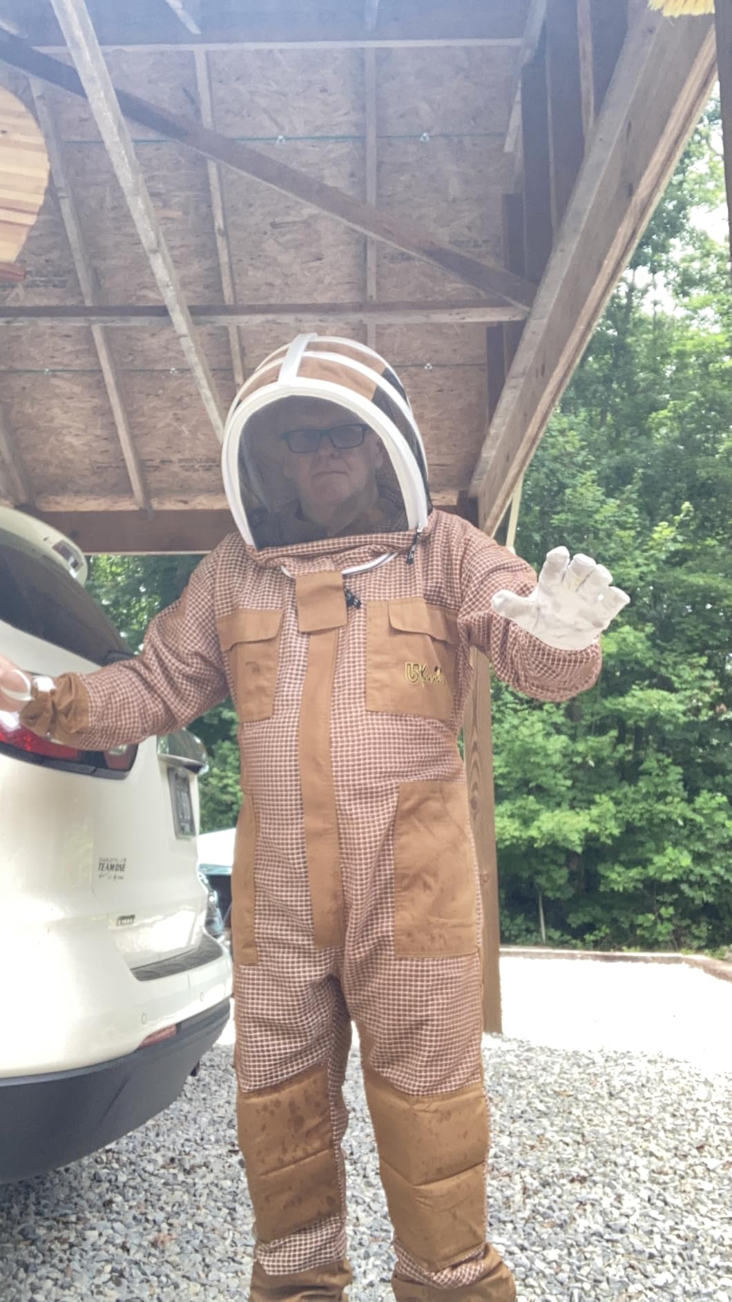 3-Layer Ultra Ventilated Sting Proof Bee Suit for Men & Women - Premium Beekeeping Suit with Bee Gloves & Two Detachable Beekeeping Veils (White L) customer photo 1