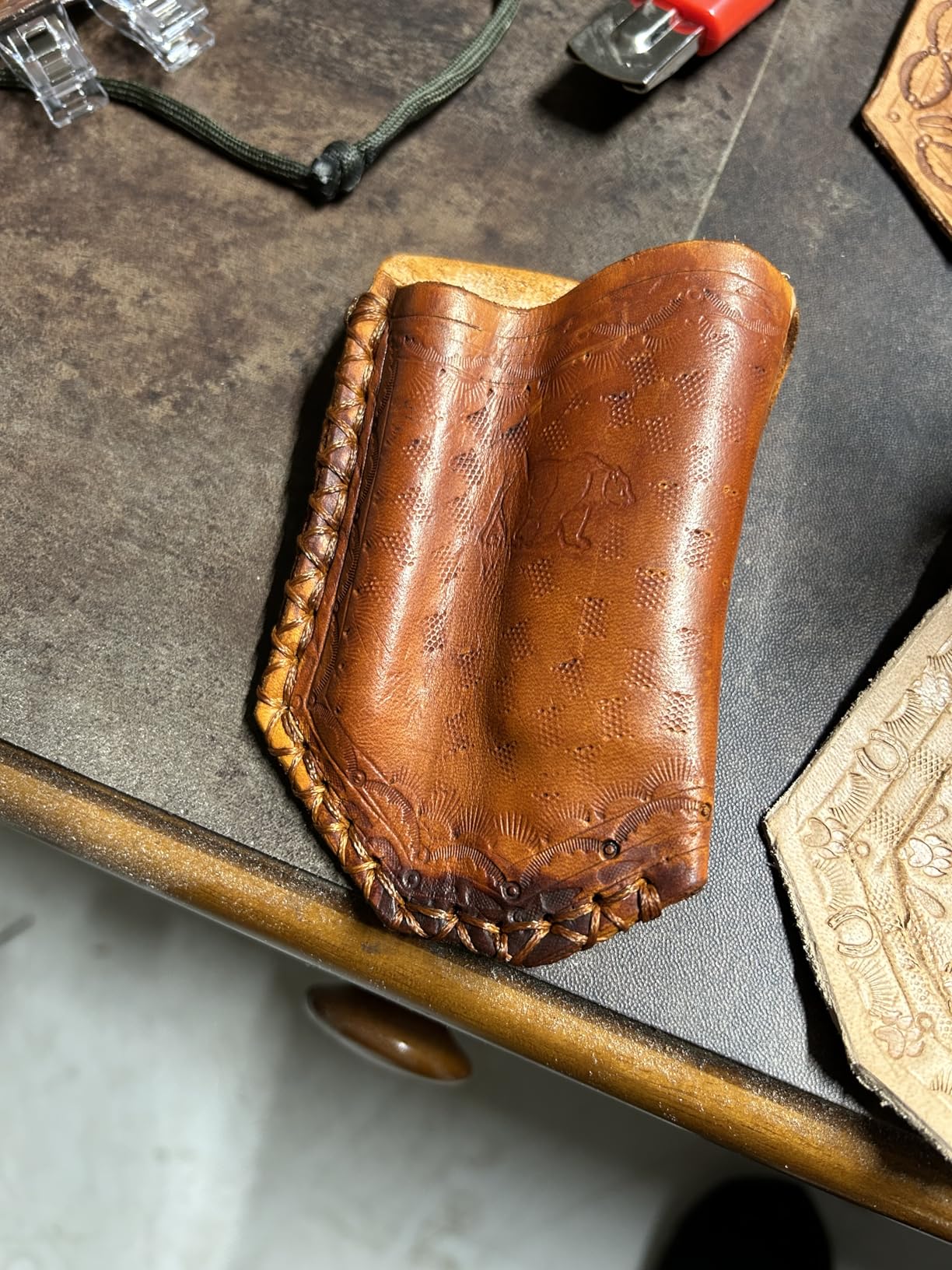 BUTUZE Leather Working Tools, Practical Leather Craft Kit with Waxed Thread Groover Awl Stitching Punch Hole for Leathercraft Beginner customer photo 2