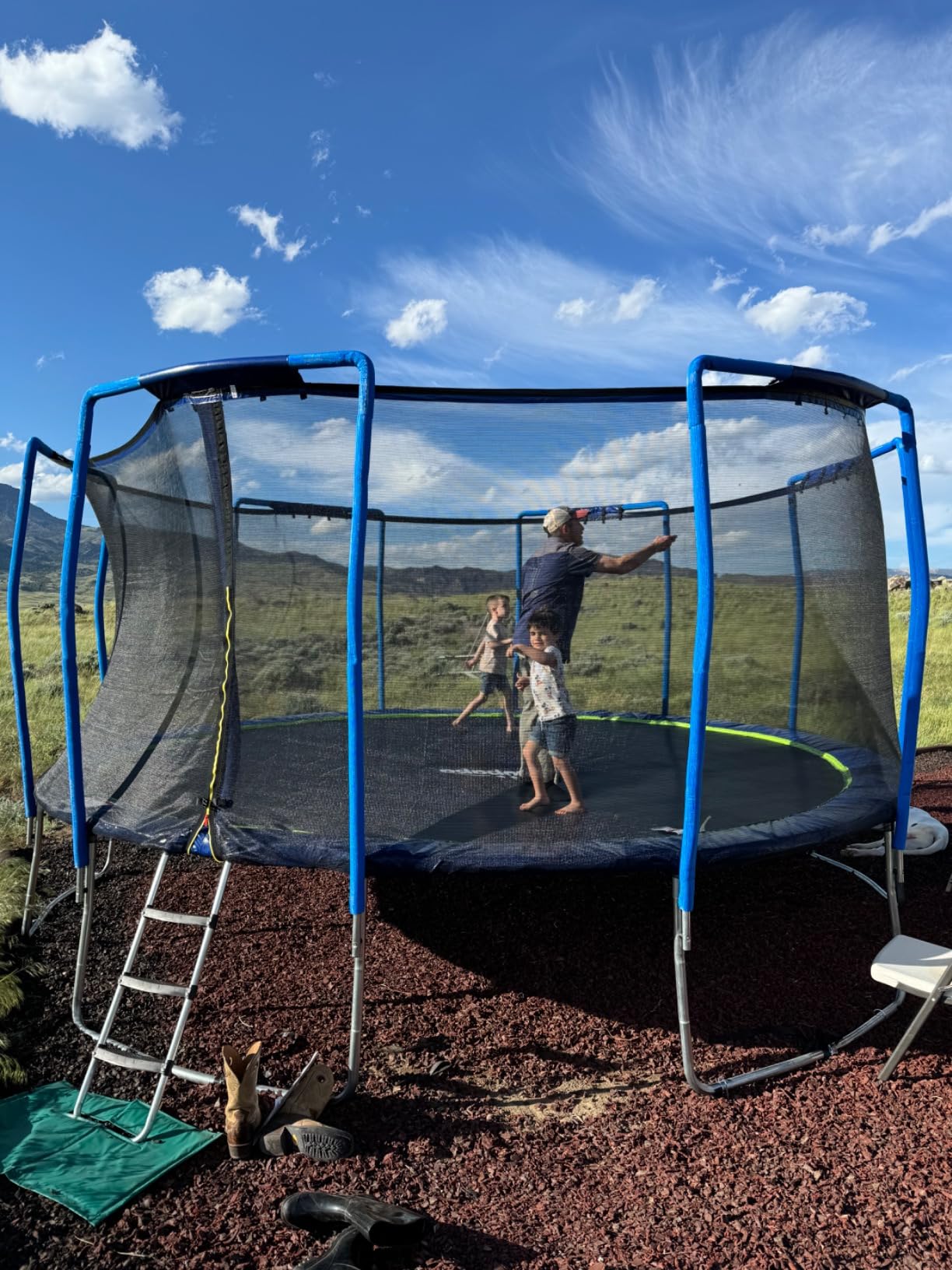 Zupapa 1800LBS Capacity No-Gap Design 16 15 14 12 10FT Trampoline with Safety Enclosure Net and Non-Slip Ladder 10-Year Quality Assurance customer photo 2