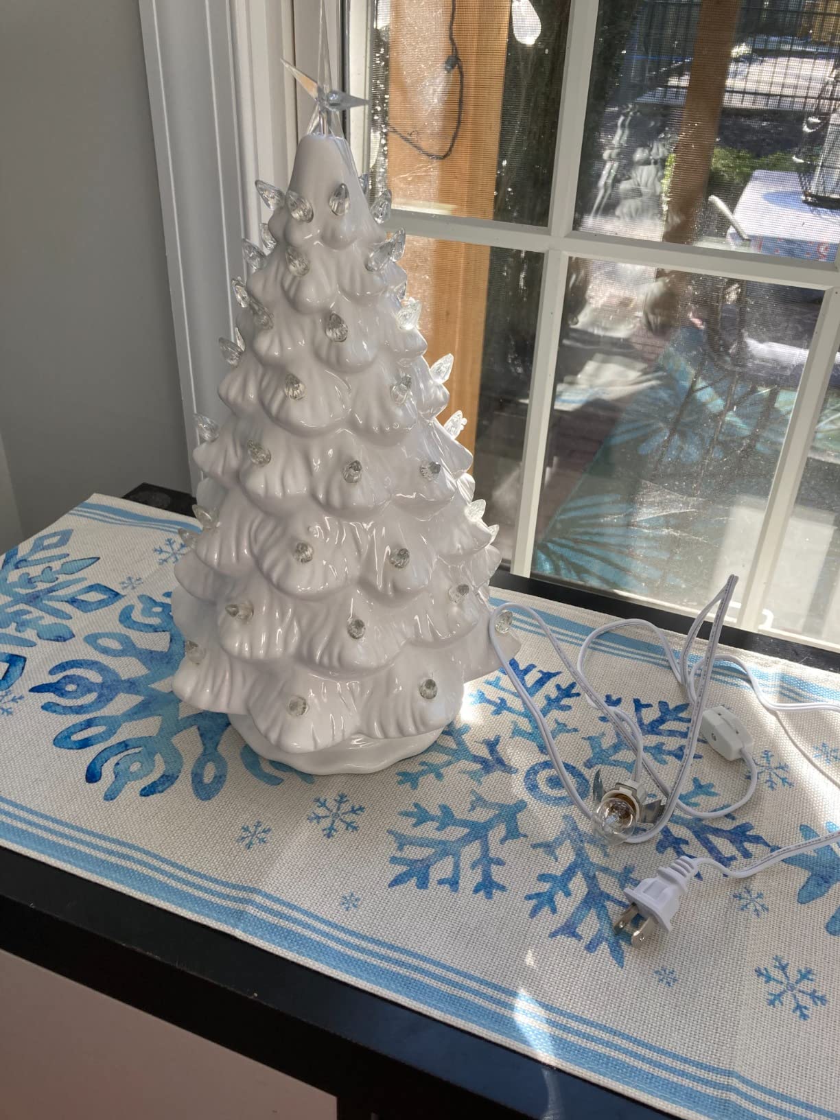 Lighted Ceramic Christmas Tree Holiday Decor (Pearl White, 11.5