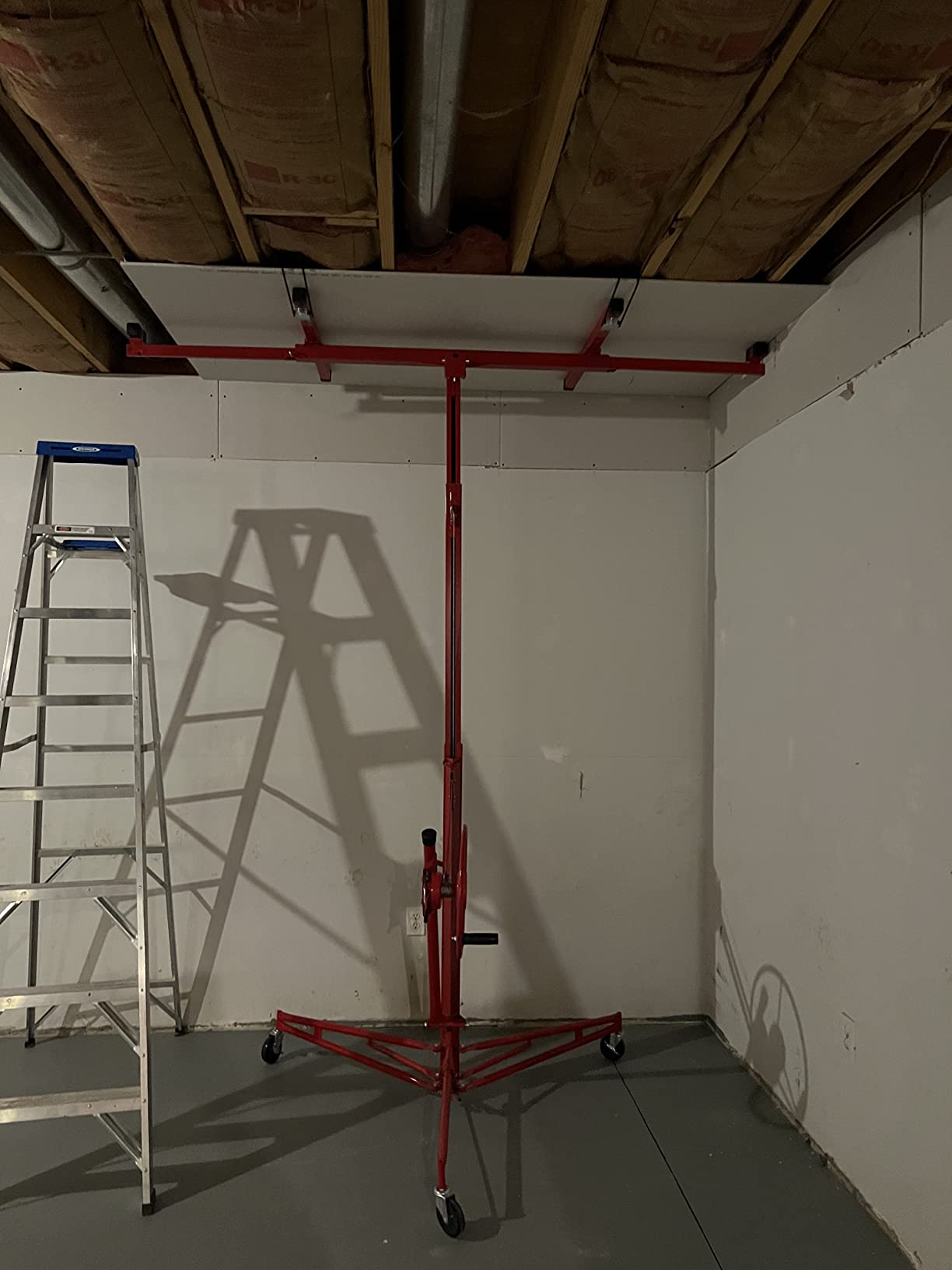 Winado 16 ft Drywall Lift Panel Rolling Hoist Jack Lifter for Sheetrock | Drywall Lifting Construction Tool with Caster Wheels and Adjustable Telescopic Arm, Yellow customer photo 2