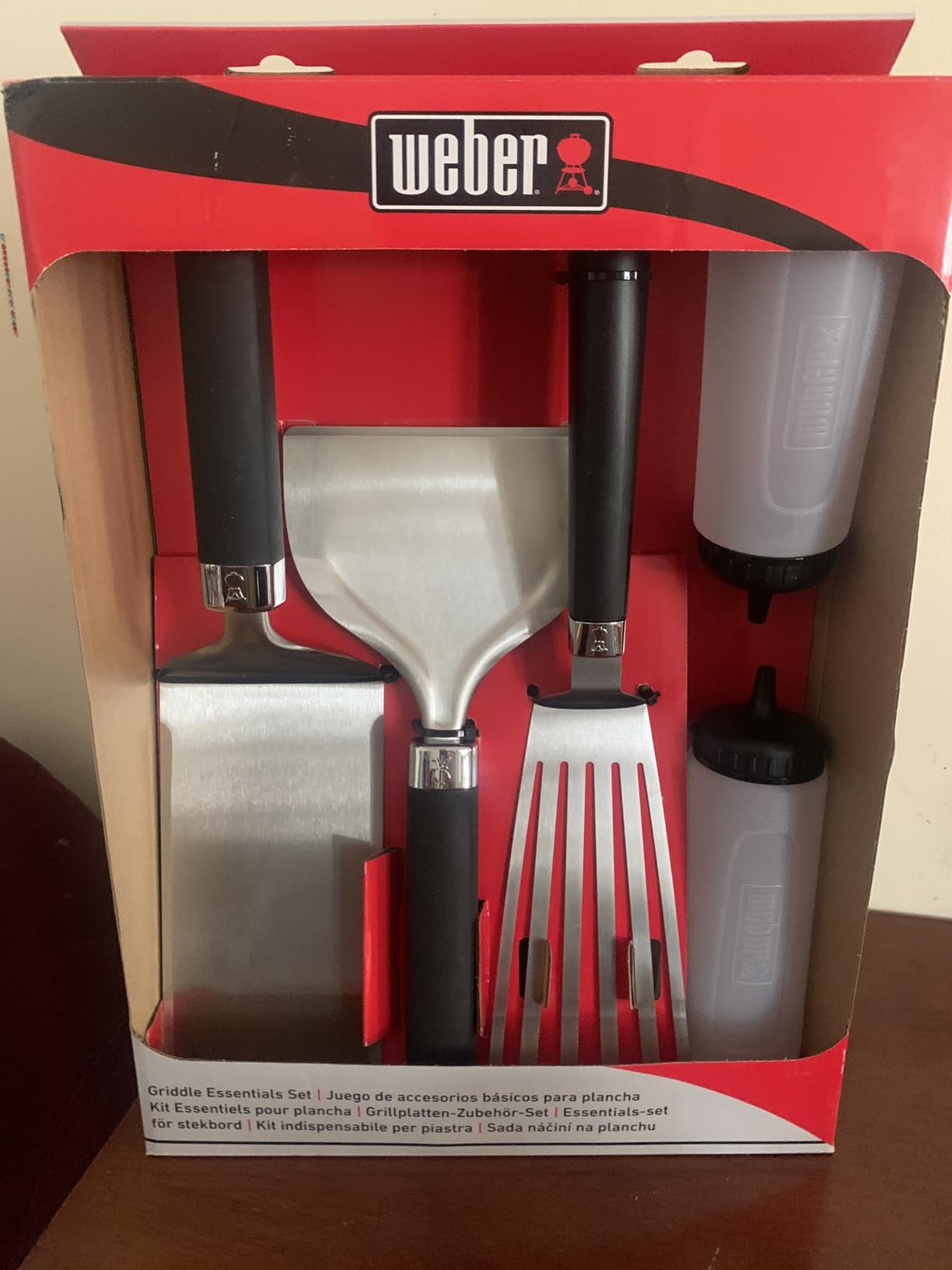 Weber Griddle Essential Tool Set, 5-Piece | Spatula, Flexible Spatula, Scraper & (2) Squeeze Bottles for Breakfast, Burgers & More customer photo 2