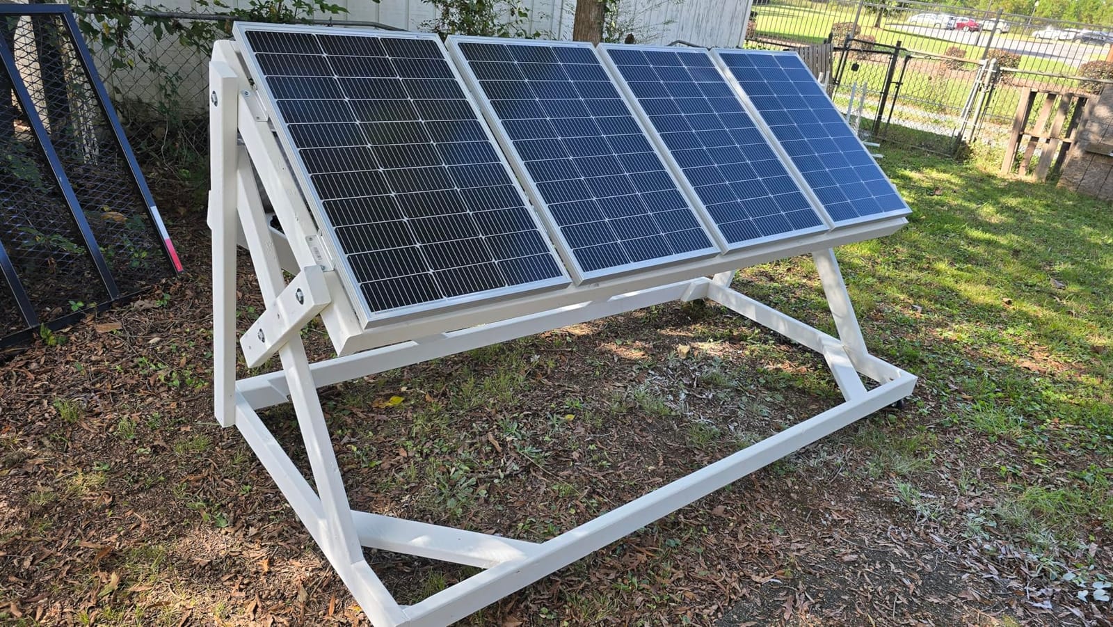ECO-WORTHY 400 Watt 12 Volt Premium Solar Panel Kit with 4pcs 100W Solar Panel + 40A MPPT Charge Controller + Bluetooth Module + Mounting Z Brackets customer photo 2