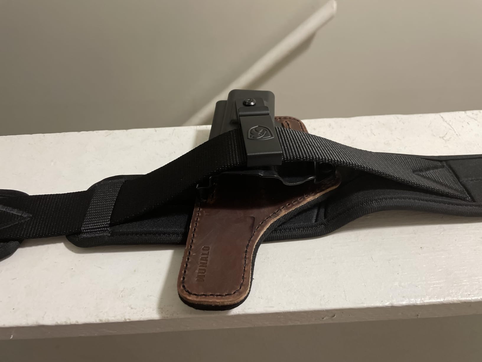 MUNALO IWB Holster for Glock 19/19X/23/32/44/45, Kydex Leather Hybrid | Concealed carry, foam padded backing for all-day comfort, optic cut, full-length sweat guard, adjustable cant customer photo 2