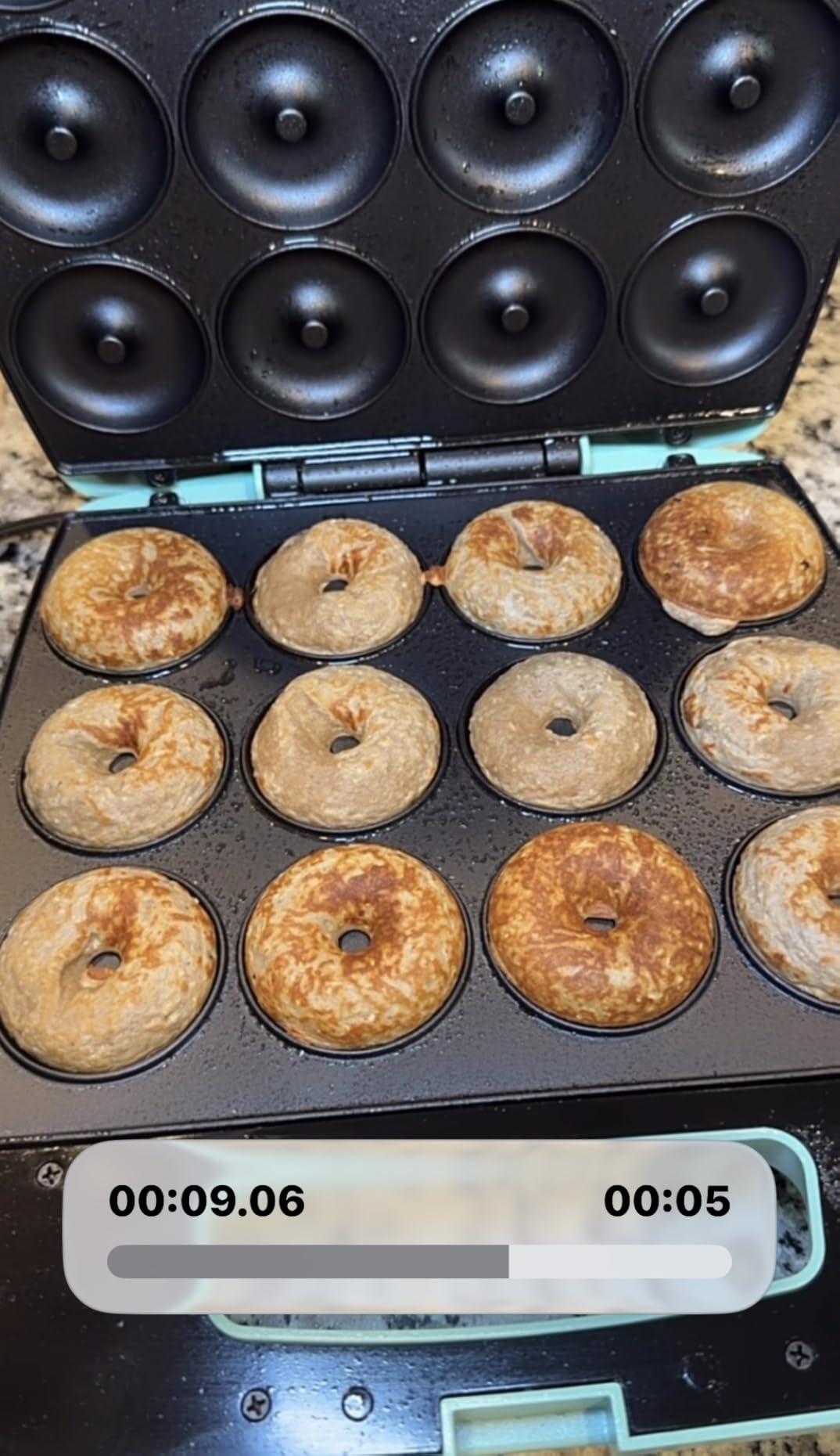 Baker's Friend Mini Donut Maker Machine, Bake 12 Mini Doughnuts, Maquina Para Hacer Donas, Perfect for Breakfast, Snacks, Desserts & More customer photo 2