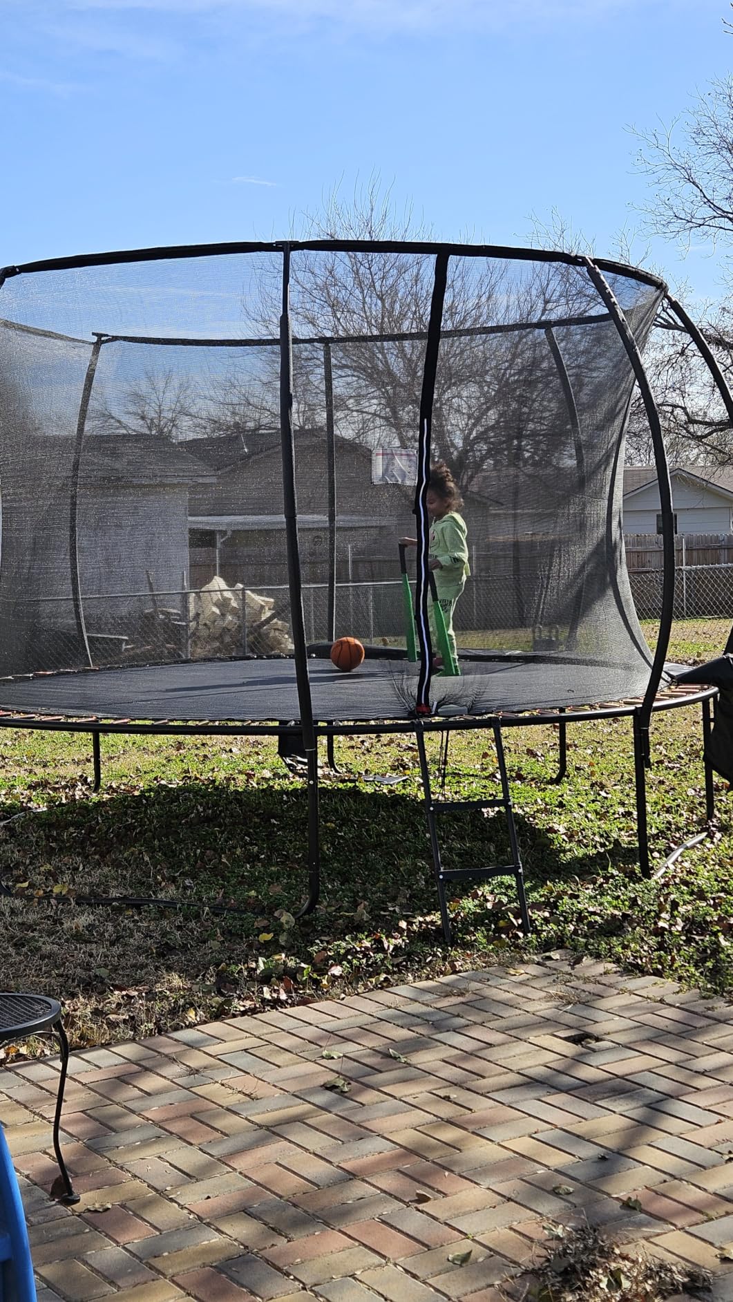 DeepRoar 2026 Upgraded 8/10/12/14/15/16FT Pumpkin Tranpoline for Kids, Heavy Duty 1500LBS Outdoor Tranpoline Set with Basketball Hoop, Light & Sprinkler, Recreational Trampolings, ASTM Approved customer photo 1