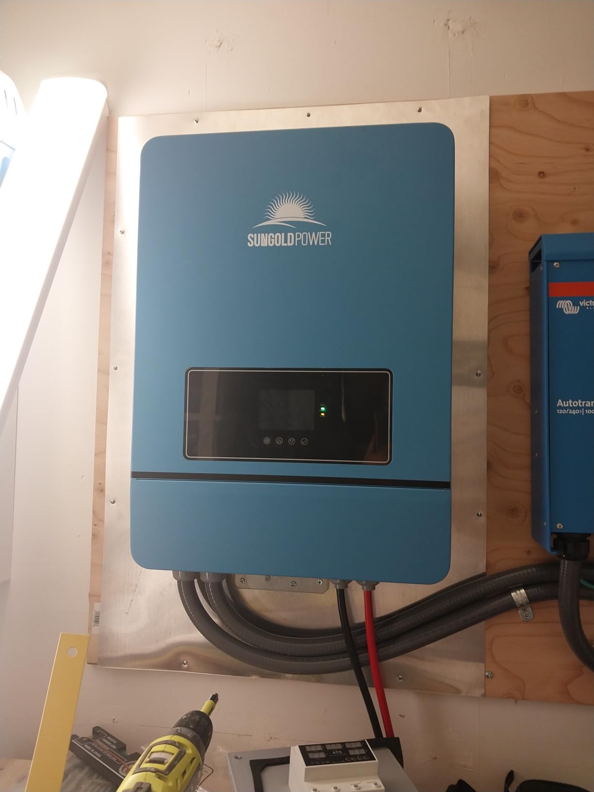 SUNGOLDPOWER 10000W DC 48V UL1741 Solar Inverter,Support Parallel, Built-in 2 MPPT Solar Controllers, Max. 200A Battery Charging, AC Input/Output 120V/240V(settable) Inverter Charger(10000W DC 48V) customer photo 2