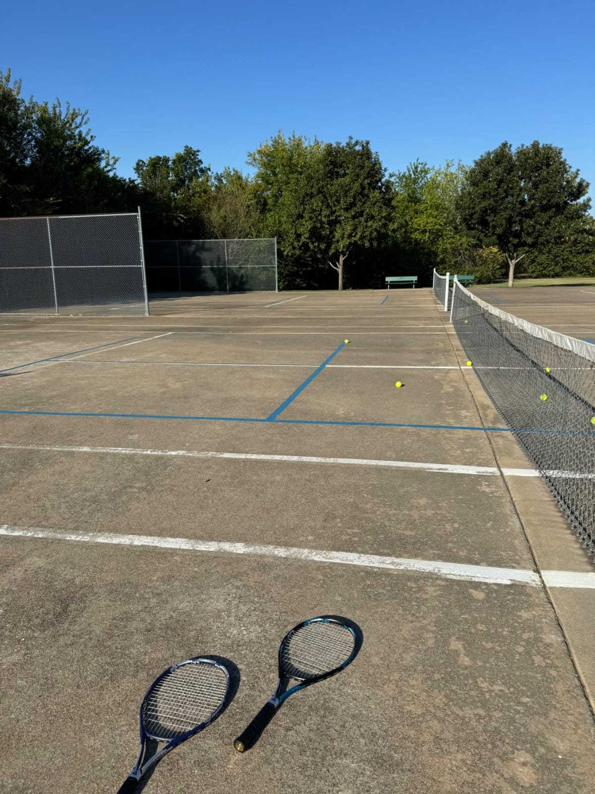 Adult Tennis Racket Set of 2, 27 Inch Pre-Strung for Beginners | 100 sq in head, 300g frame, 335 mm balance and 4 3/8 in grip for adult beginners customer photo 2