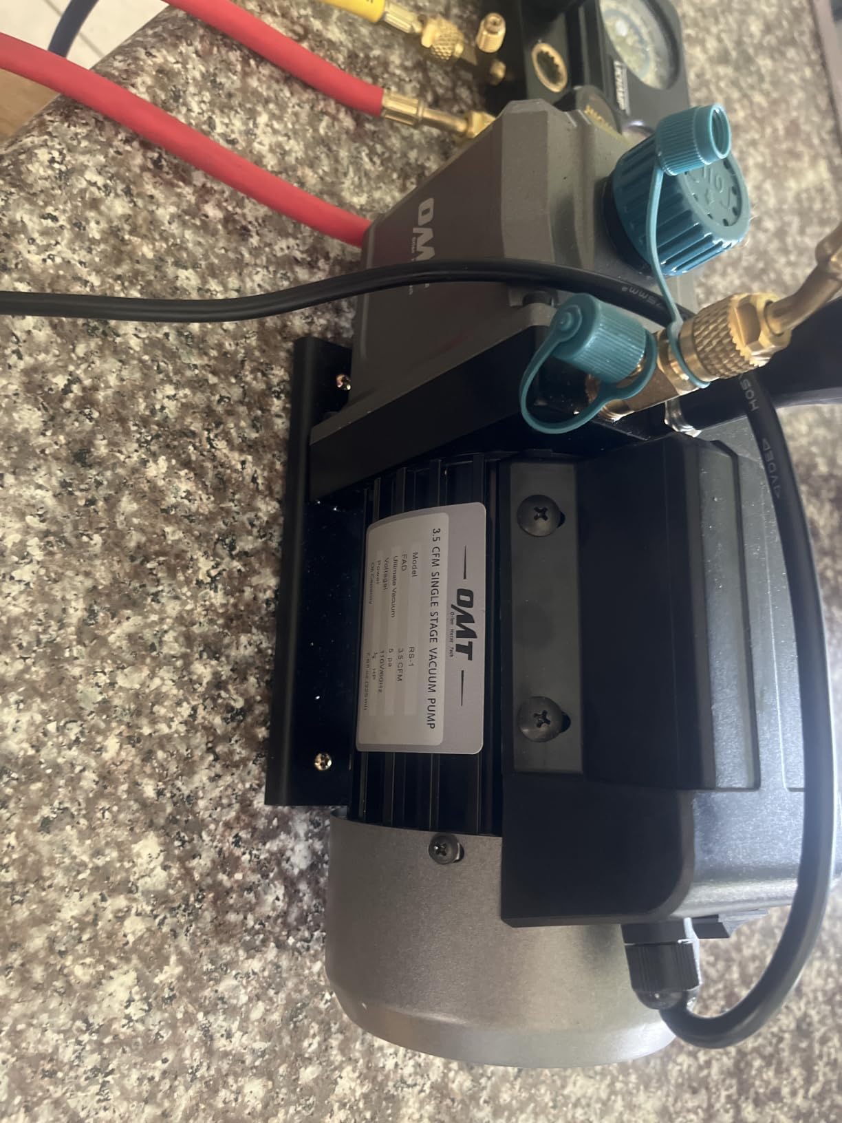 OMT 3.5 CFM Single Stage Vacuum Pump for R134a R410a R22 Auto AC HVAC Kit | Copper Motor; 37.5 Microns Ultimate Vacuum; Aluminum Alloy Casing; For Automotive HVAC and Resin Degassing; Oil Included customer photo 1