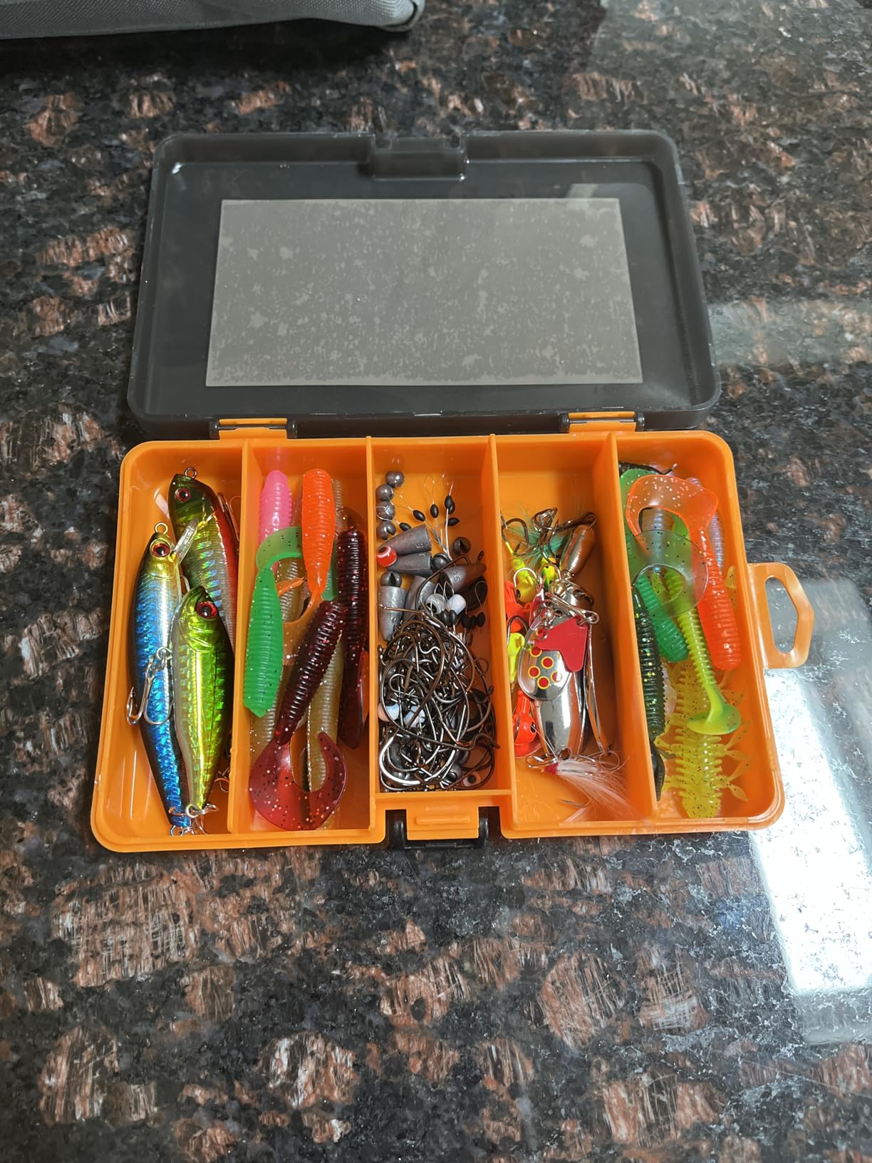 PLUSINNO Fishing Lures, 137Pcs Tackle Box with Tackle Included, Crankbaits, Spoon, Hooks, Weights & Other Accessories, Fishing Bait Lure Gear Kit Gift for Men Bass Freshwater customer photo 1