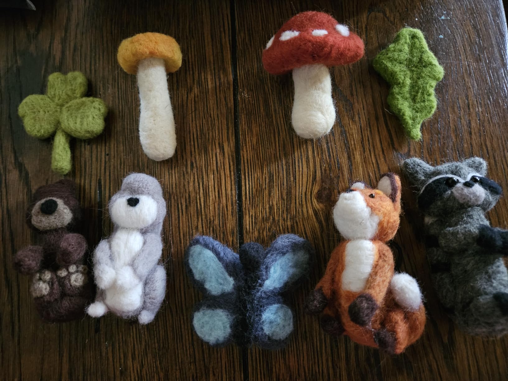ZXIIXZ Needle Felting Kit, 24 Colors Felting Wool Kit with Felt Bag, Felting Needles, Pad, Felting Wool Bulk for DIY Needle Felting Beginner with Step by Step Instructions customer photo 1