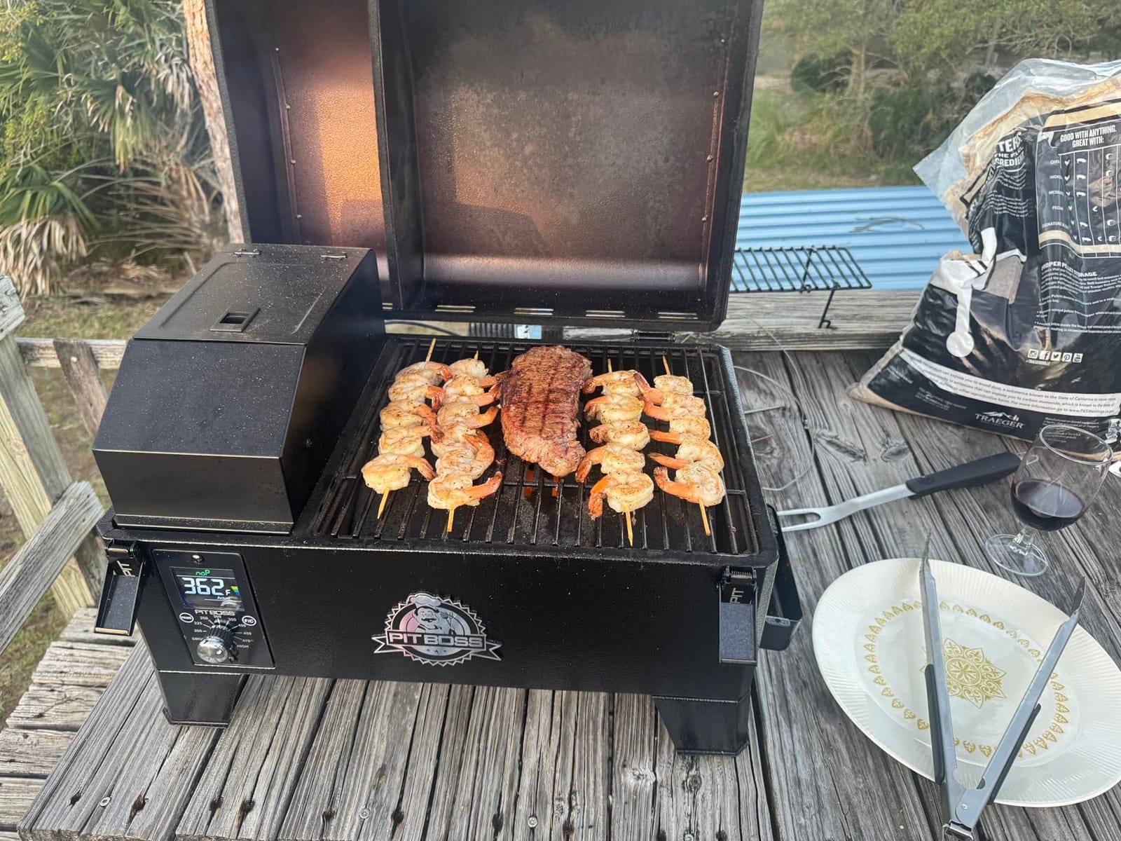 Pit Boss 150 Wood Pellet Grill & Smoker with Flame Broiler, 256-Sq. In. Cooking Space, 180F to 500F Range, 7 lb. Pellet Hopper, Portable for Tailgating, Camping or Travel, Black customer photo 1