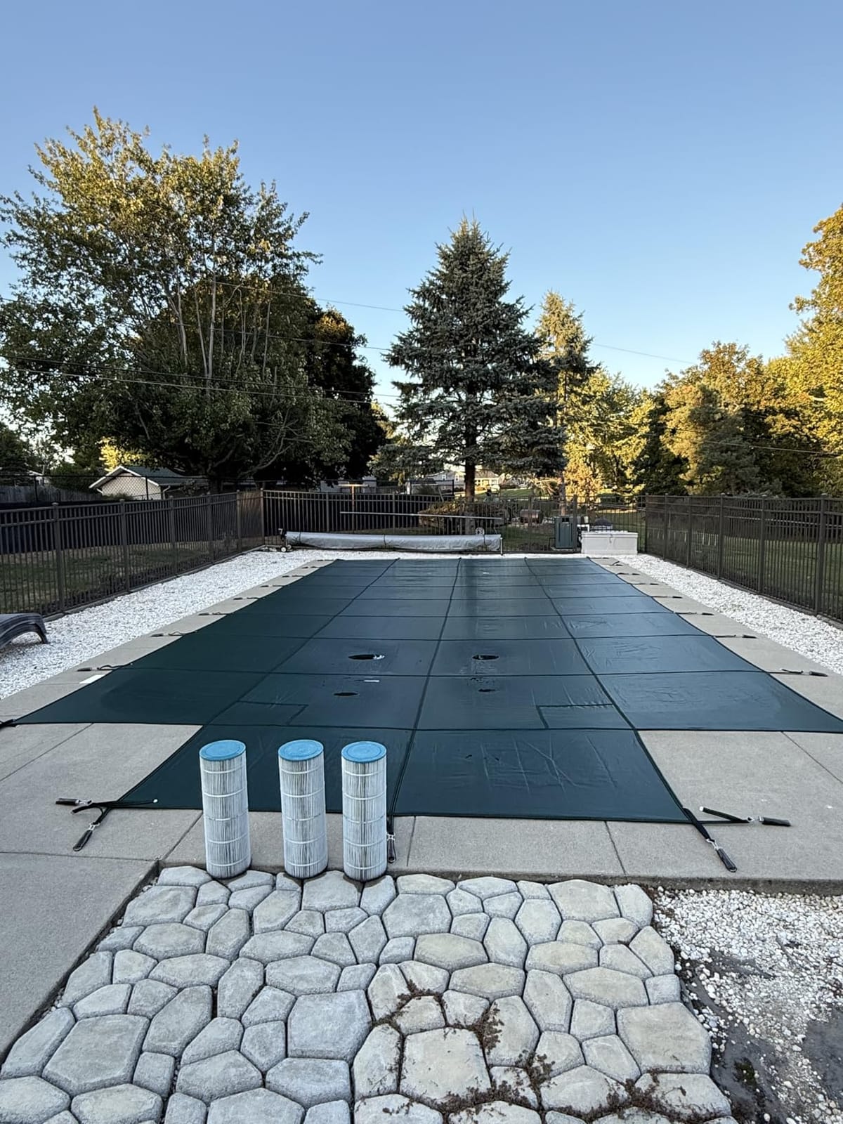 VEVOR Inground Pool Safety Cover, 18' x 36' with 4' x 8' Center End Step | For Winter Swimming Pool, Durable PP Material, With Drainage Holes, Robust Protection System, With 4 x 10 ft Center End Step customer photo 1