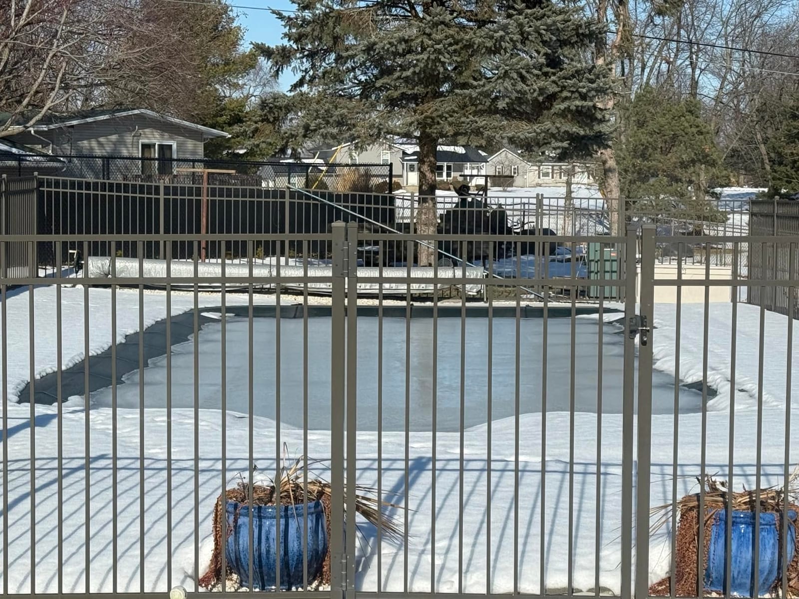 VEVOR Inground Pool Safety Cover, 18' x 36' with 4' x 8' Center End Step | For Winter Swimming Pool, Durable PP Material, With Drainage Holes, Robust Protection System, With 4 x 10 ft Center End Step customer photo 2