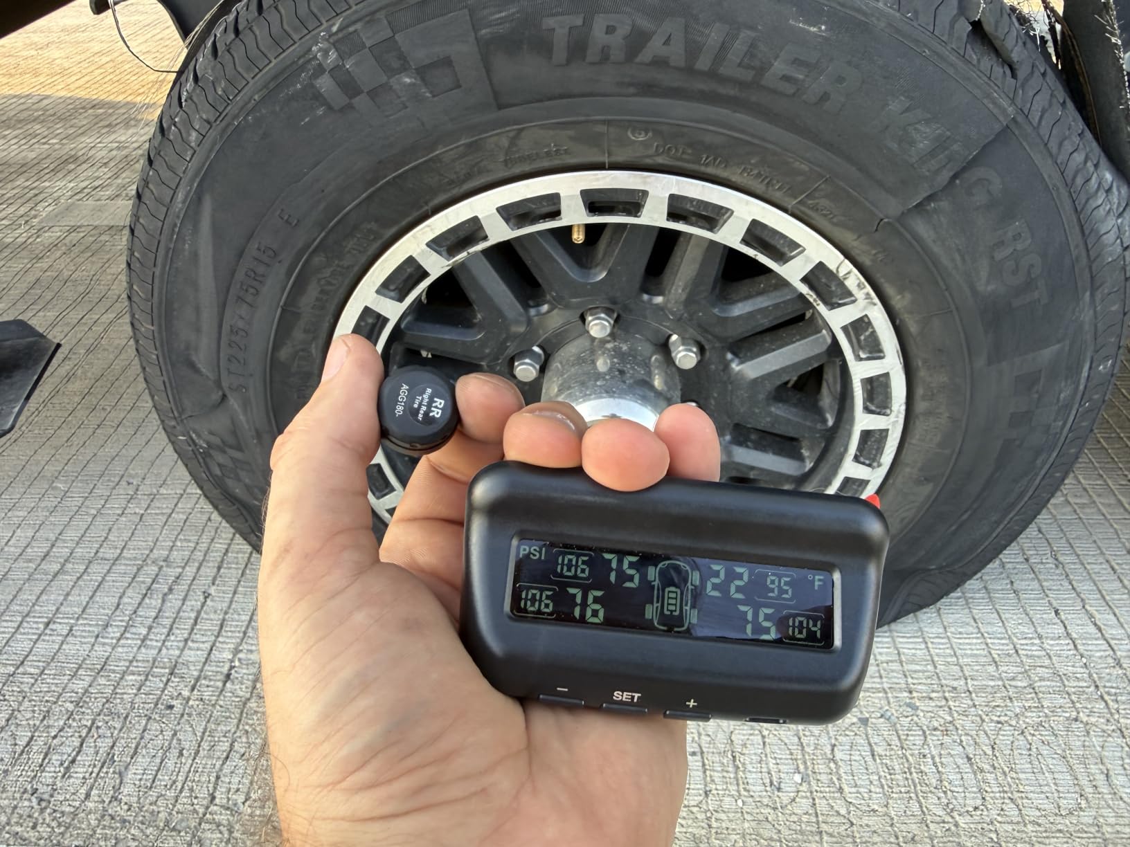 Masoll M13 Tire Pressure Monitoring System, RV/Trailer TPMS with 4 Sensors | Solar Charging, Auto Calibration, LCD Display, 0-99PSI, for RV/Trailer/Truck/SUV/Sedan customer photo 1
