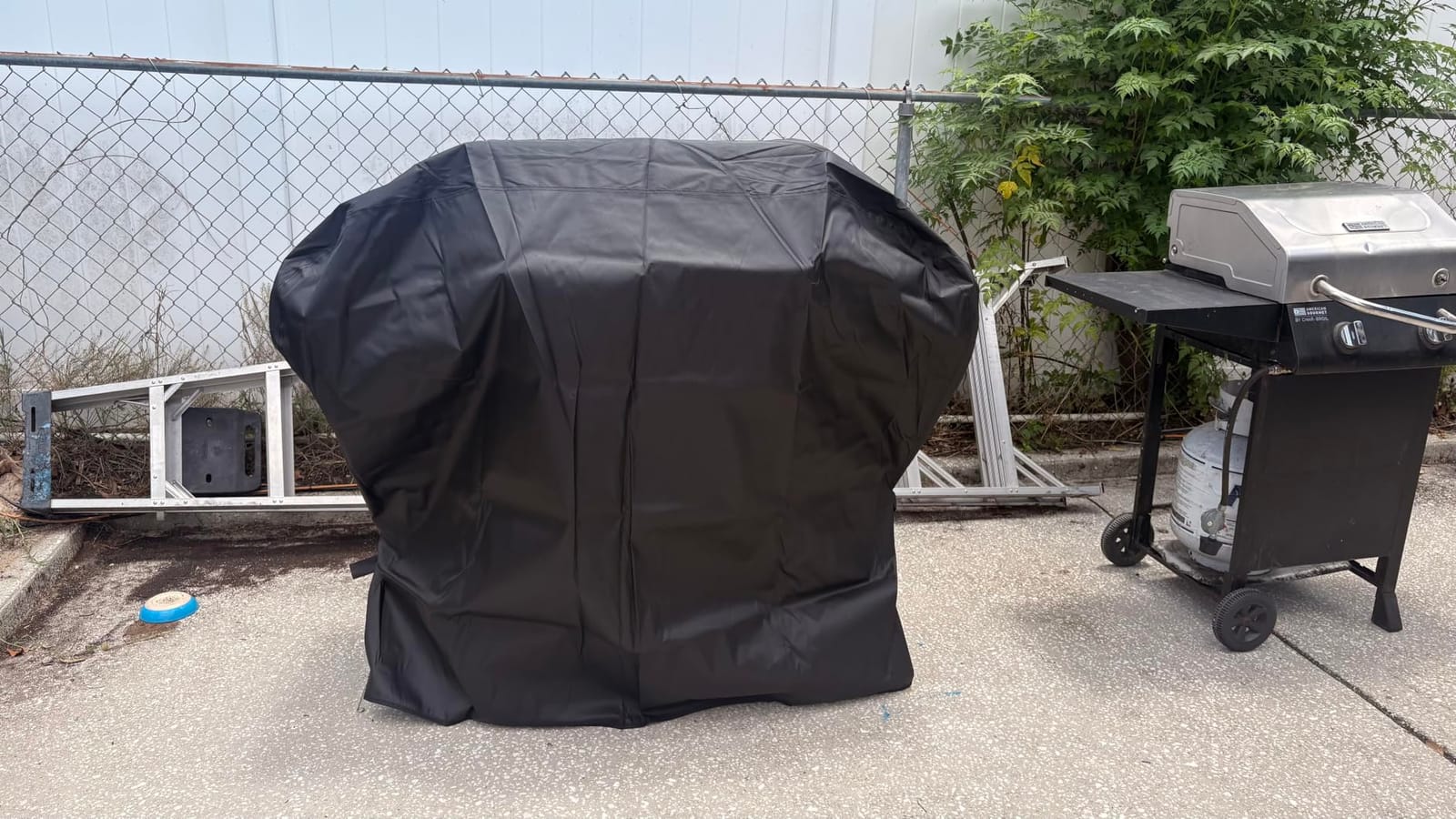 Grill Cover, 58 inch Heavy Duty BBQ Gas Grill Cover for Outdoor Grill, Waterproof, Weather Resistant, Anti-UV, Rip-Proof, Fade Resistant Barbecue Cover with Hook-and-Loop Straps for Most Grills customer photo 1