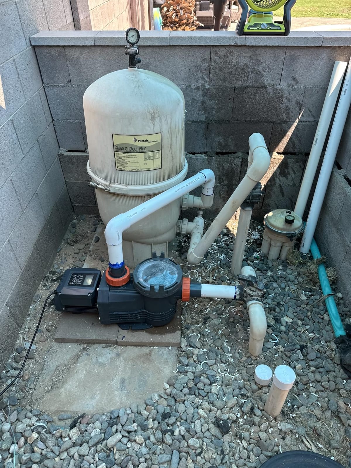 1.8HP Variable Speed Pool Pump for In Ground and Above Ground Pools 220V customer photo 1