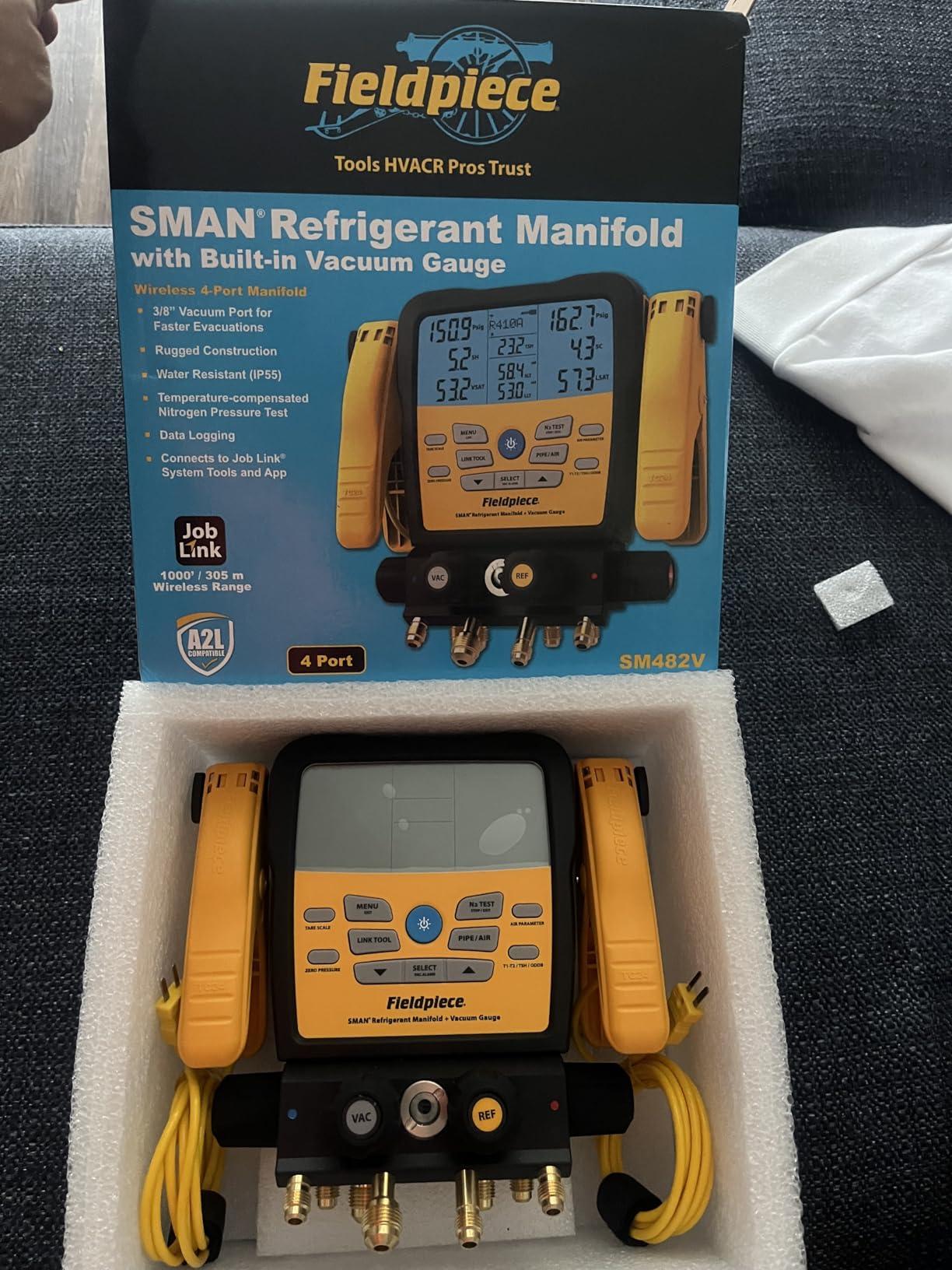 Fieldpiece SM482V Wireless 4-Port SMAN Refrigerant Manifold with Vacuum Gauge - Air Conditioning/Refrigerant Digital Gauges for HVAC & Refrigeration customer photo 2
