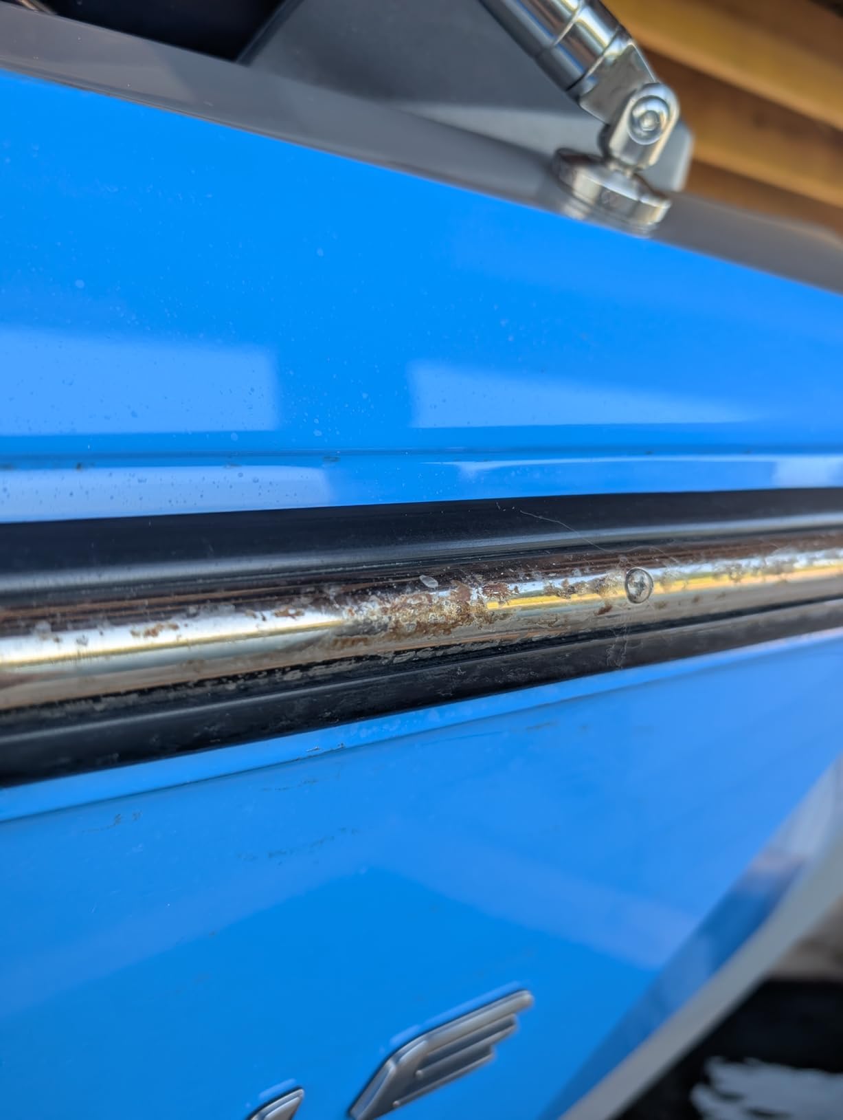 Dock Bumper Fender, Boat Dock Bumpers for Edge or Side | Marine Fender Guard Vertical Protection, Durable Construction, UV Resistant, Includes Stainless Steel Mounting Hardware customer photo 1