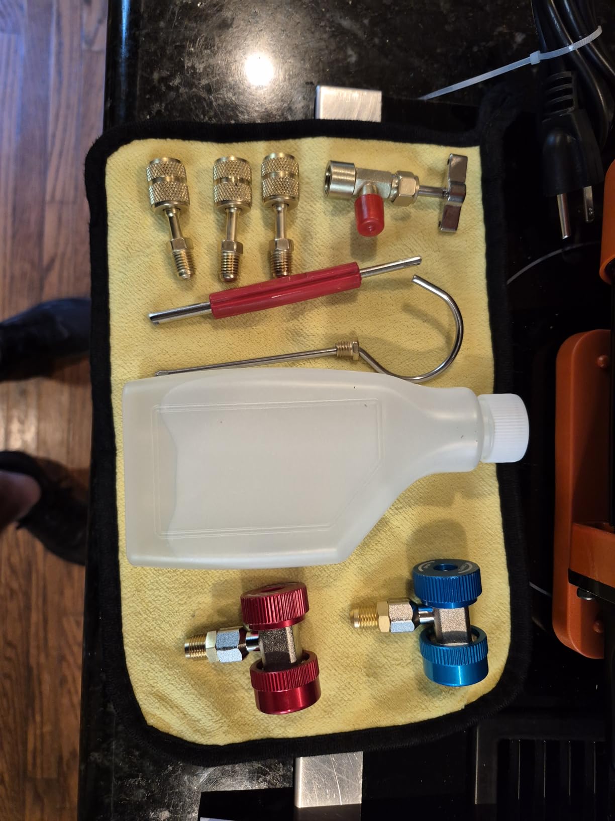 VTG VOGTEN 4.5 CFM AC Vacuum Pump and Gauge Set for R134a R12 R22 R502 | AC Vacuum Pump Kit for Mini Split/HVAC/Auto Systems,w/2 R134a Can Taps,2 R410a Adapters,Vacuum Oil,Storage Bag customer photo 2
