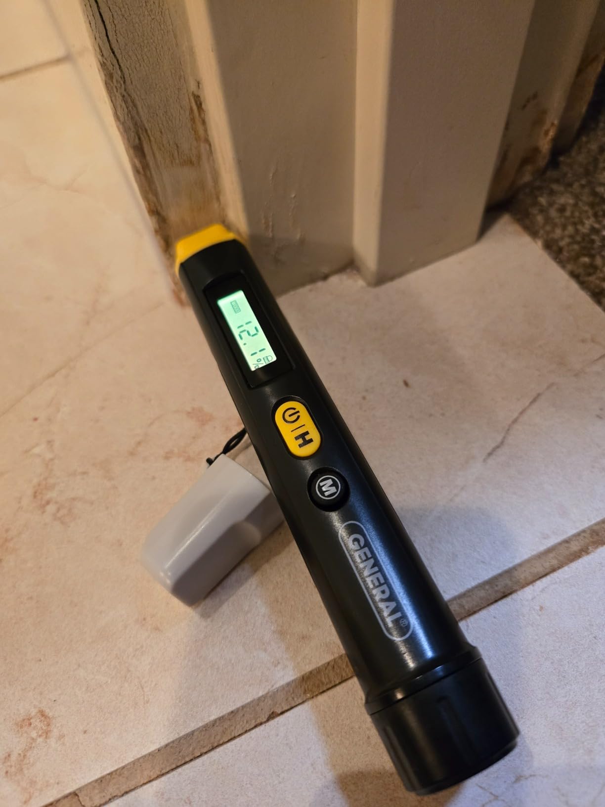 General Tools MMP100 Compact Digital Moisture Meter Wood Detector Tester | Pin & Pinless wood moisture meter for walls & drywall. Moisture detector for firewood. Ideal for moisture testing wood. customer photo 1