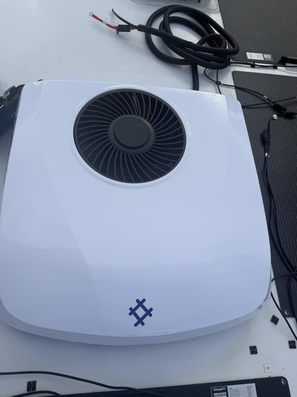 RV Air Conditioner, 12V 10000 BTU Rooftop Air Conditioner for RVs, Trucks, Vans, Campers, Tractor, Low Profile Quiet AC Unit (w/heater) customer photo 1