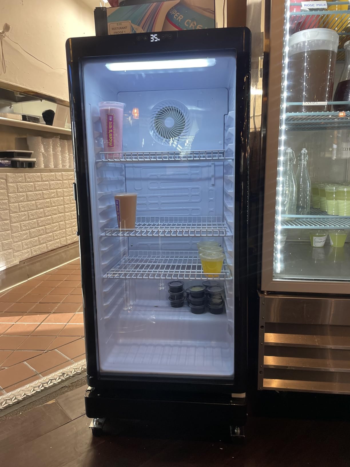 6 Cu.Ft Commercial Beverage Fridge with Glass Door customer photo 1