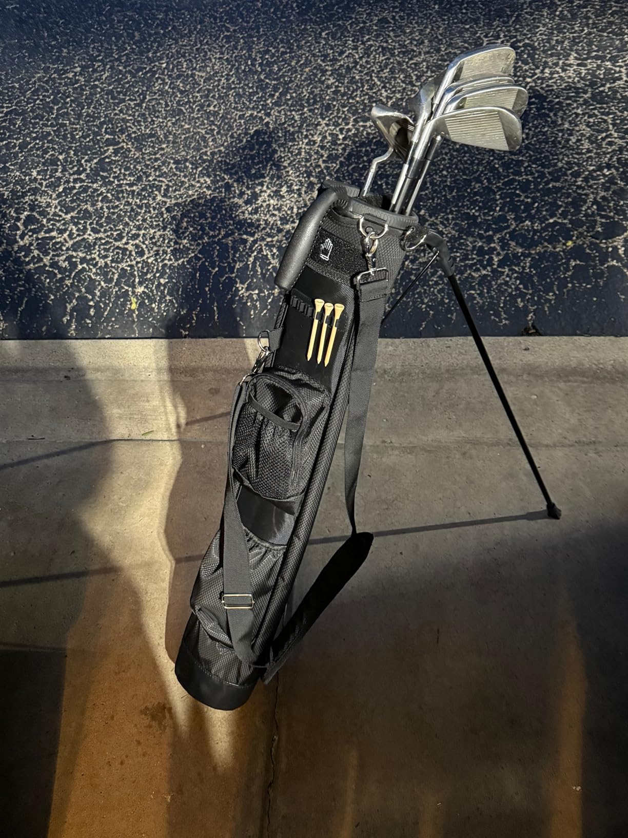 Golf Lightweight Stand Bag, Small Sunday Carry Bags with Stand | 2.3lb Ultra Light, Insulated Cooler Pocket, 6-8 Club Capacity, Ideal for Driving Range, Pitch n Putt, Par 3, Executive Course customer photo 2