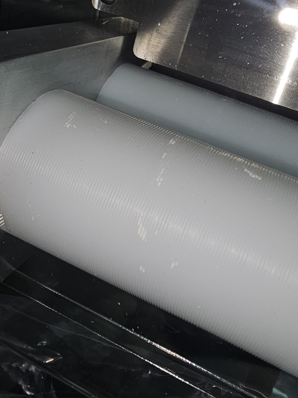 VEVOR Pizza Dough Roller Sheeter, 3-16 Inch Semi-automatic Stainless Steel Pizza Press, Commercial Electric 390W Pasta Maker Machine, 260 pcs Per Hour, Adjustable Thickness, with Dough Press Lid customer photo 1