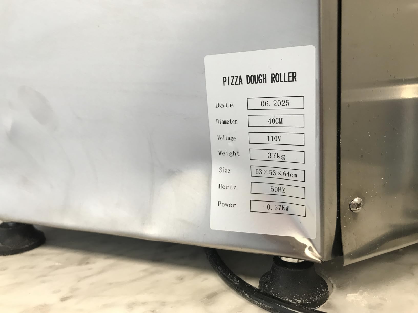 VEVOR Pizza Dough Roller Sheeter, 3-16 Inch Semi-automatic Stainless Steel Pizza Press, Commercial Electric 390W Pasta Maker Machine, 260 pcs Per Hour, Adjustable Thickness, with Dough Press Lid customer photo 2