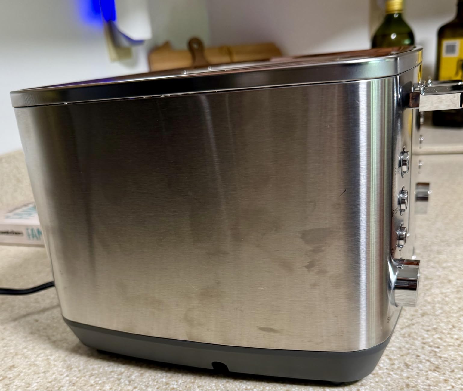 GE 4 Slice Toaster | Extra Wide Slots for Bagels, Breads, Waffles & More | 7 Shade Options | Countertop Kitchen Essentials | 1500 watt, White customer photo 1