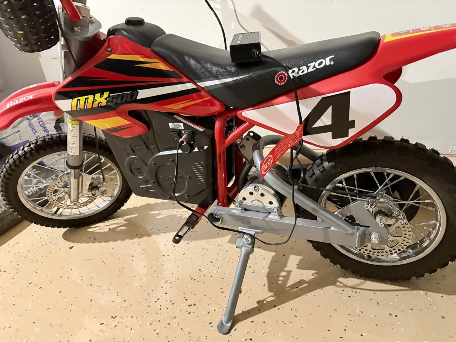 Razor MX500 Dirt Rocket Bike Electric Ride-On for Teens Ages 14+, 175 Pounds Max Weight, Red – 36-Volt Battery, up to 15 Mph, 40-Minute Run Time, Twist-Grip Throttle, Pneumatic Tires customer photo 1