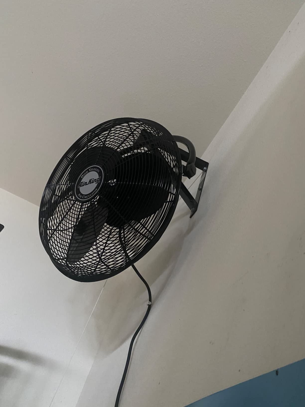 Air King 9020 1/6 HP Industrial Grade Wall Mount Fan, 20-Inch,Black customer photo 2