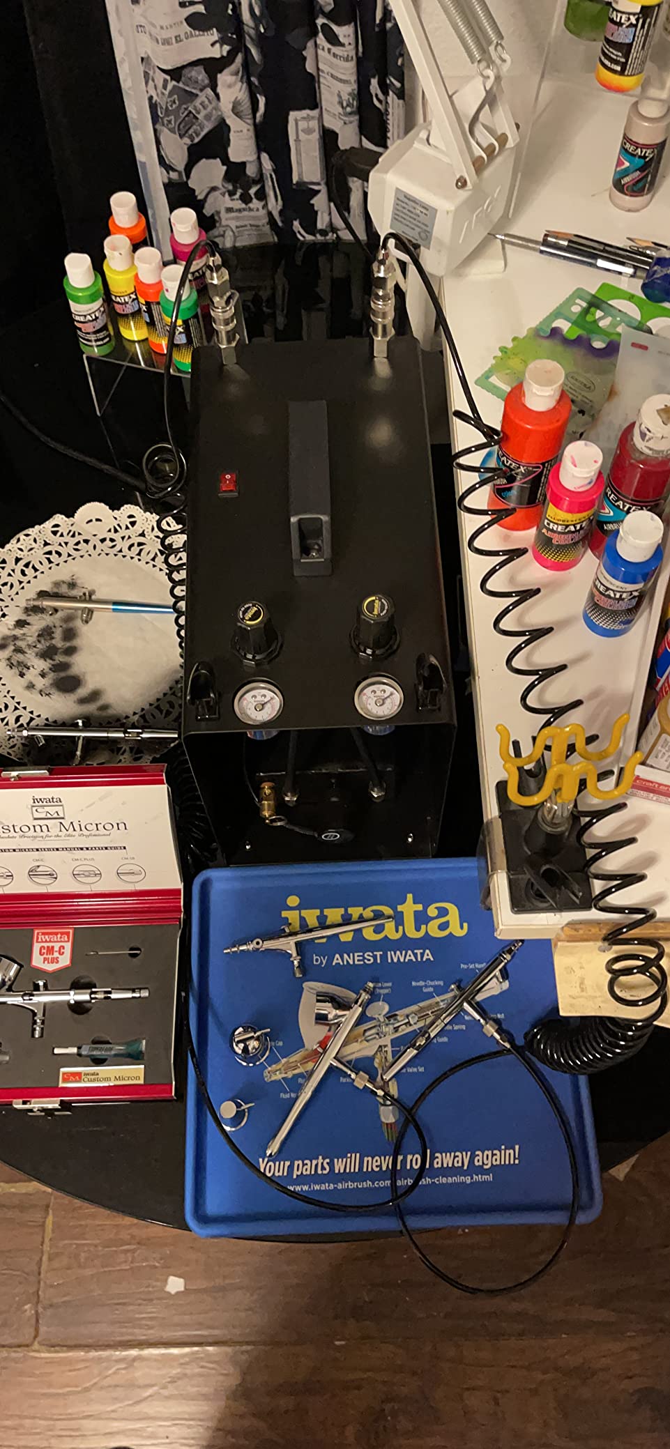 Iwata Power Jet Pro Dual Airbrush Compressor with 2L Air Tank, Dual Regulators, Auto Shut-Off Technology, 1-50 PSI Adjustable Output, Includes Hoses & Airbrush Adapters. 110-120V 60Hz customer photo 2