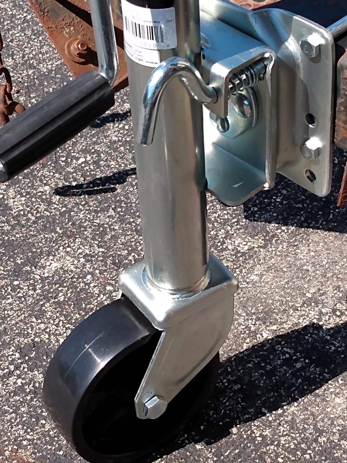 CURT 28112 Marine Boat Trailer Jack with 6-Inch Wheel, 1,200 lbs., 11 Inches Vertical Travel customer photo 1