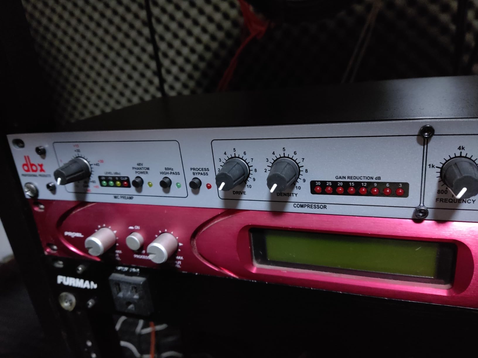 dbx DBX286SV Instrument, Microphone Preamp & Channel Strip Processor, with Compression, De-Esser, Enhancer, Expander/Gate, Loop-Out. Metering LEDs, XLR and ¼” inputs. Rack Mountable 1U. Silver customer photo 2