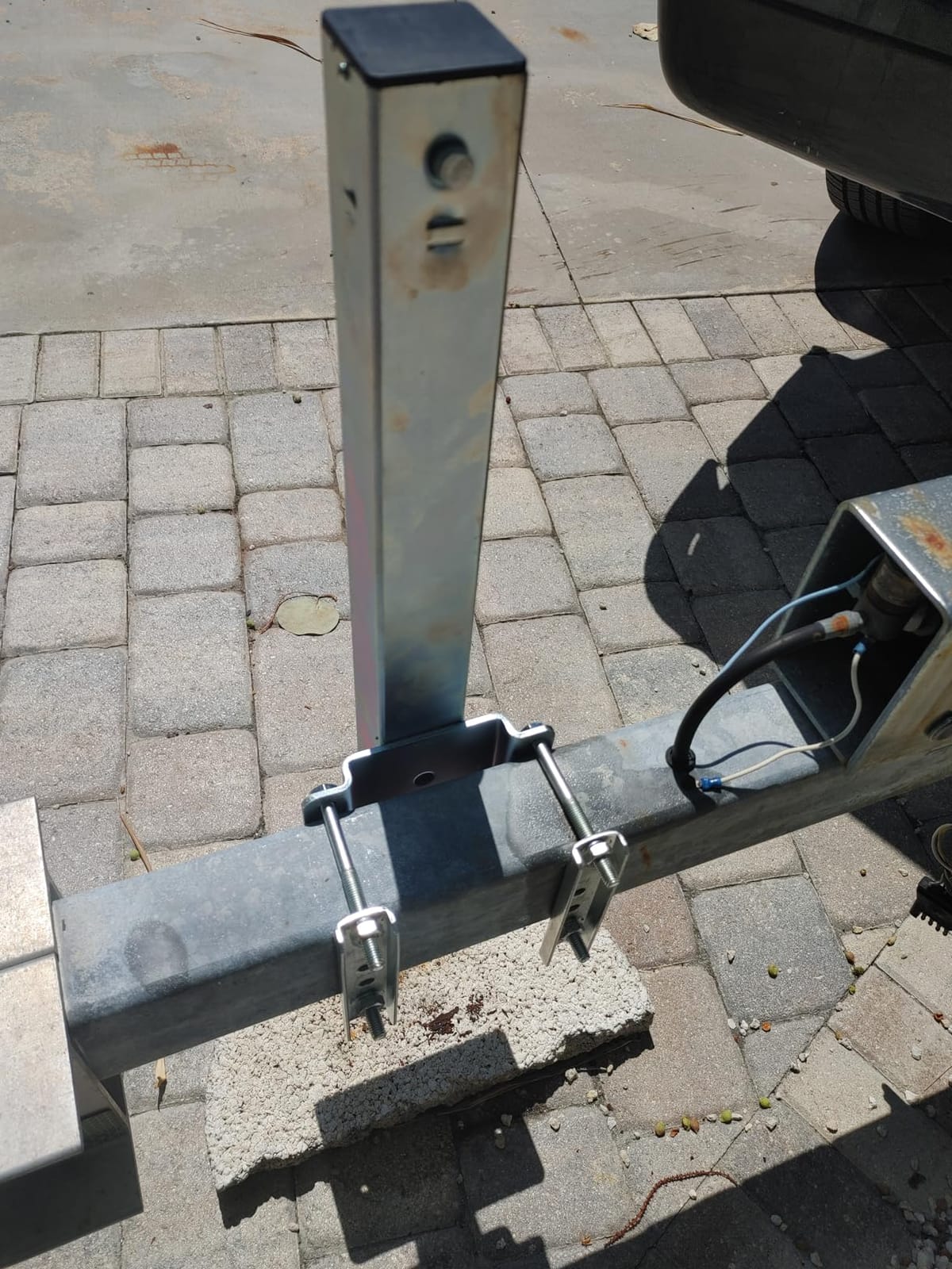 Seachoice Heavy Duty Trailer Jack, Fixed Mount Jack w/Drop Leg, 28.6 in. of Lift, Max Load 2,500 Lbs. customer photo 2