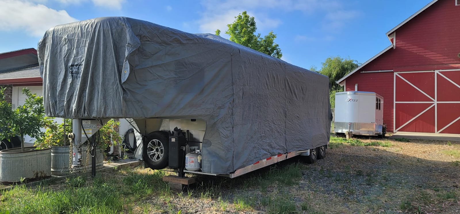 ADCO 46011 SFS Aqua-Shed Gooseneck Horse Trailer Cover - Up to 24'6