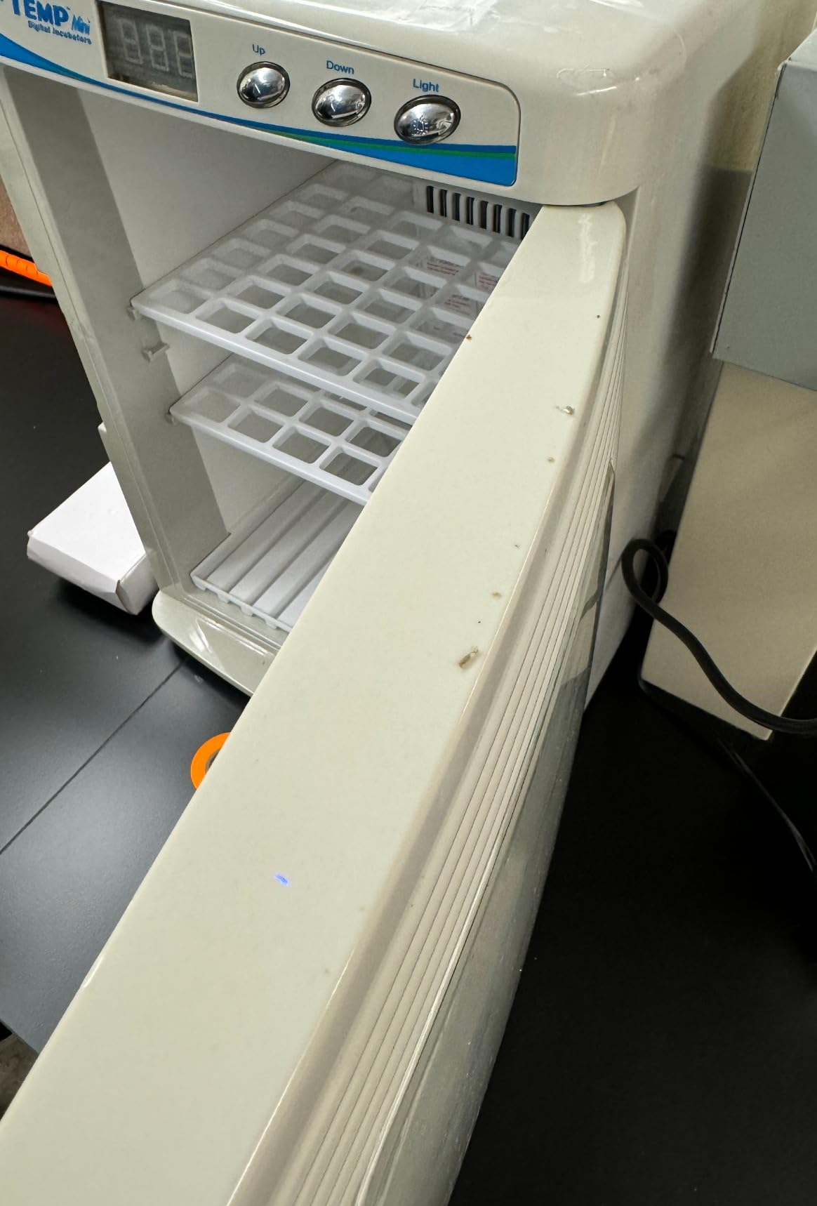 Benchmark Scientific H2200-H MyTemp Mini Digital Incubator, 0.75 Cubic Foot/20L Capacity, Heat only, Ambient + 1 to 60 Degrees C Temperature Range, 100-240V, with US Plug customer photo 1