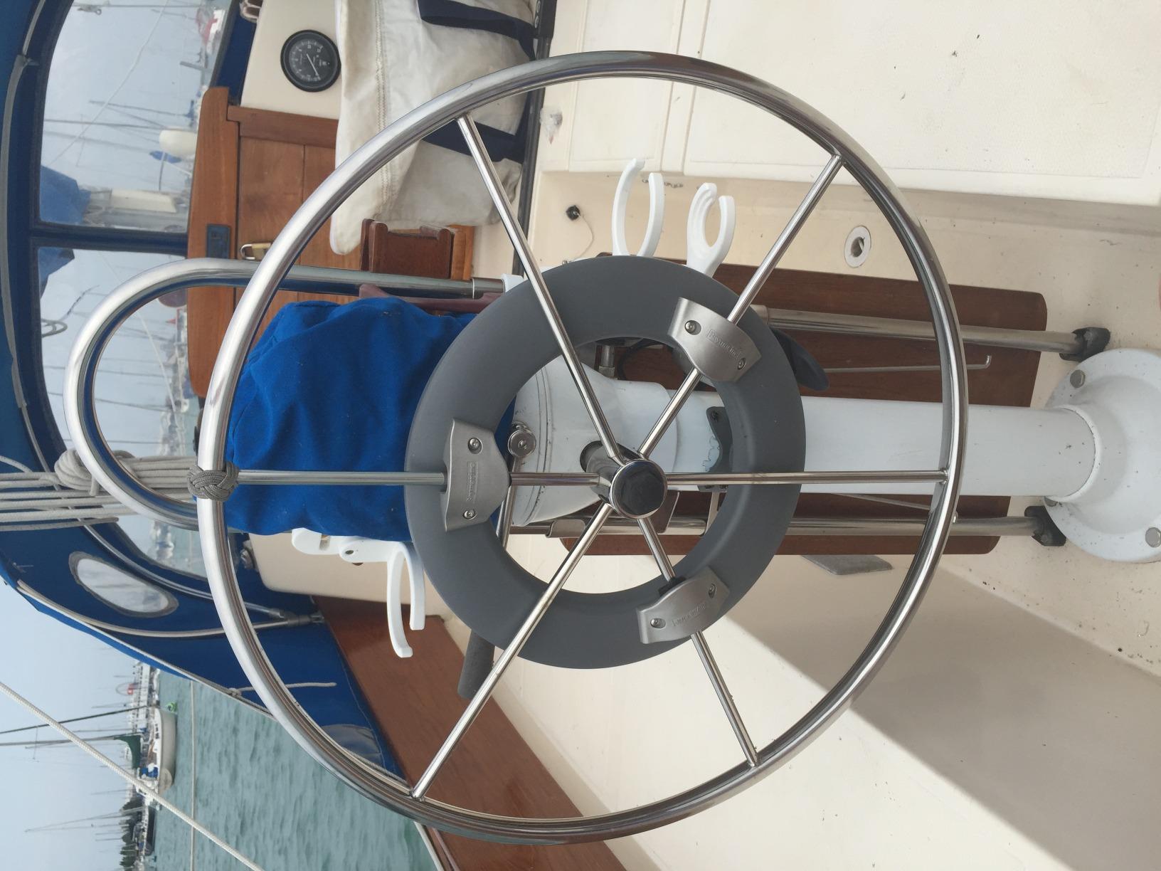 Raymarine EV-100 p70 Wheel Pilot Pack, Gray, Large (T70152) customer photo 2