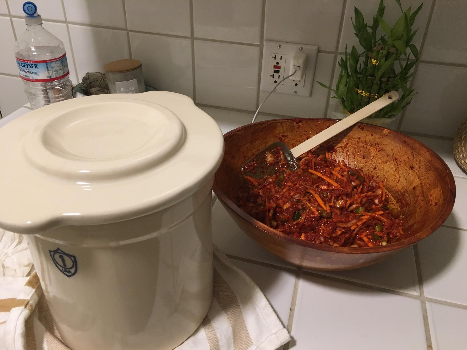1-Gallon Stoneware Pickling Crock Complete Kit customer photo 1