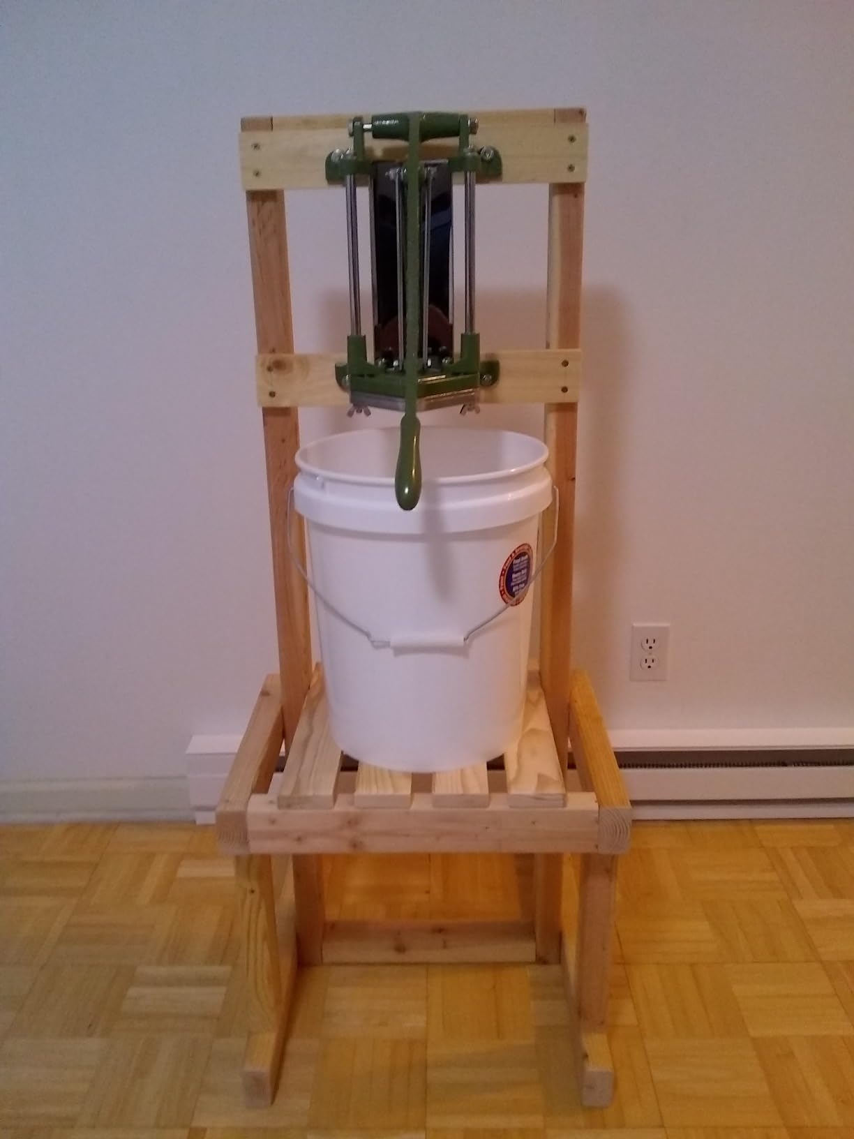 New Star Foodservice Commercial Grade French Fry Cutter customer photo 1