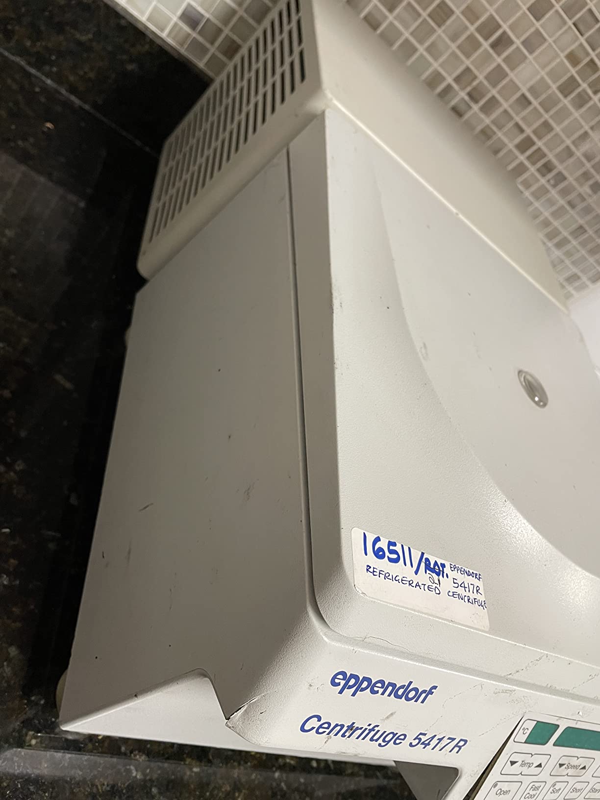 Refrigerated Eppendorf 5417R Benchtop Lab Centrifuge customer photo 1