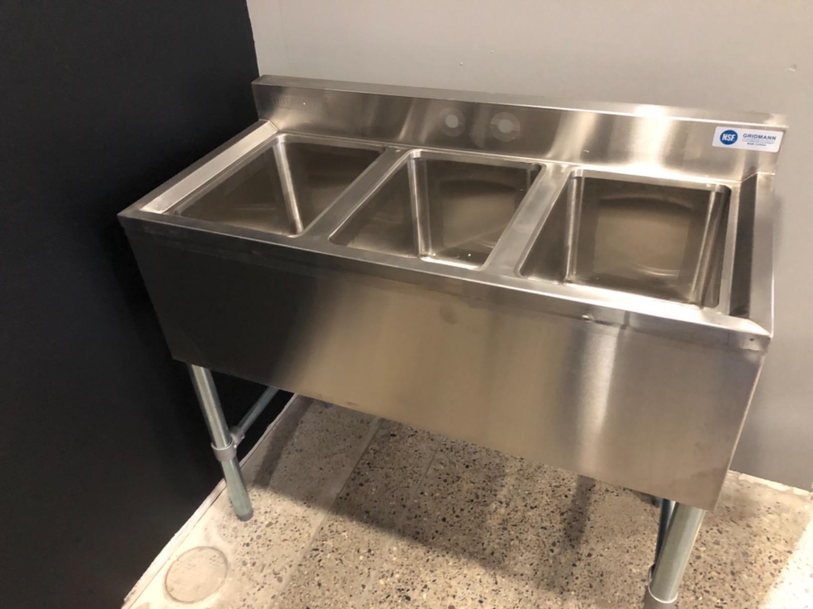 GRIDMANN 3 Compartment Stainless Steel Bar Sink, NSF Commercial Kitchen Underbar Sink with 10