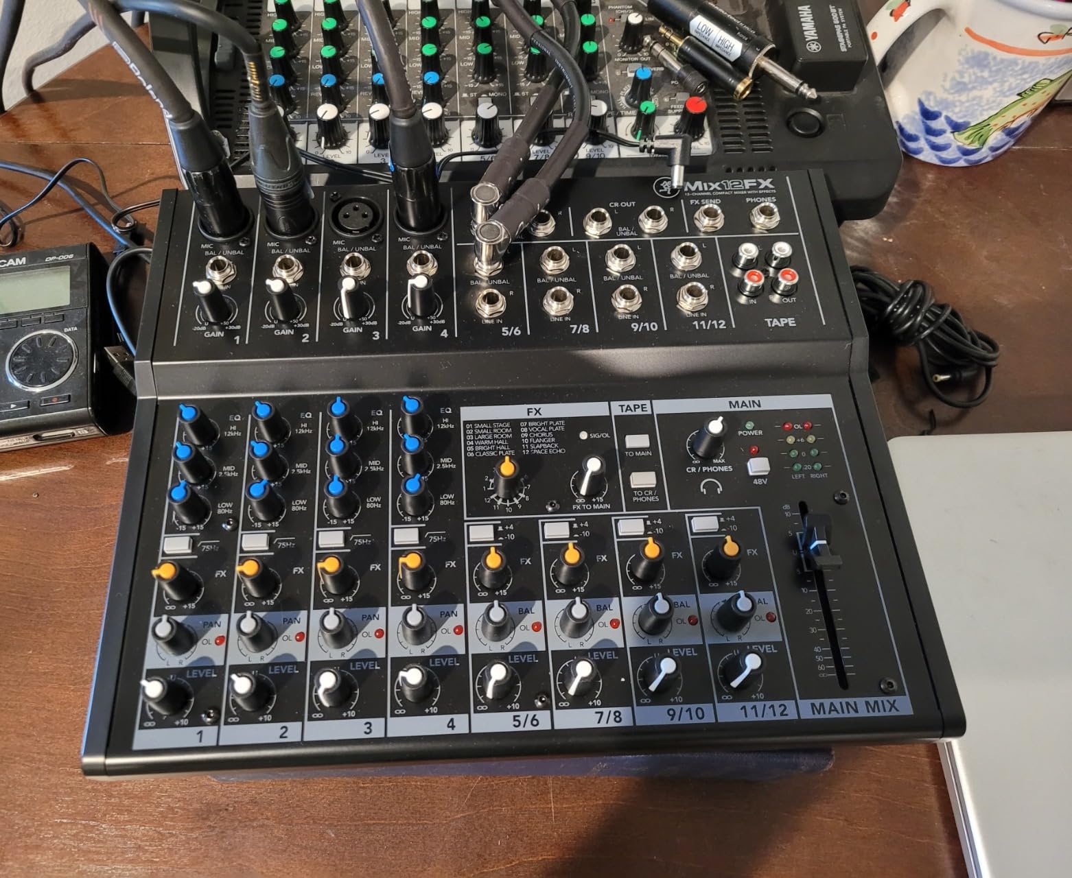 Mackie Mix Series Mix12FX 12-Channel Compact Mixer with Effects, Black customer photo 2