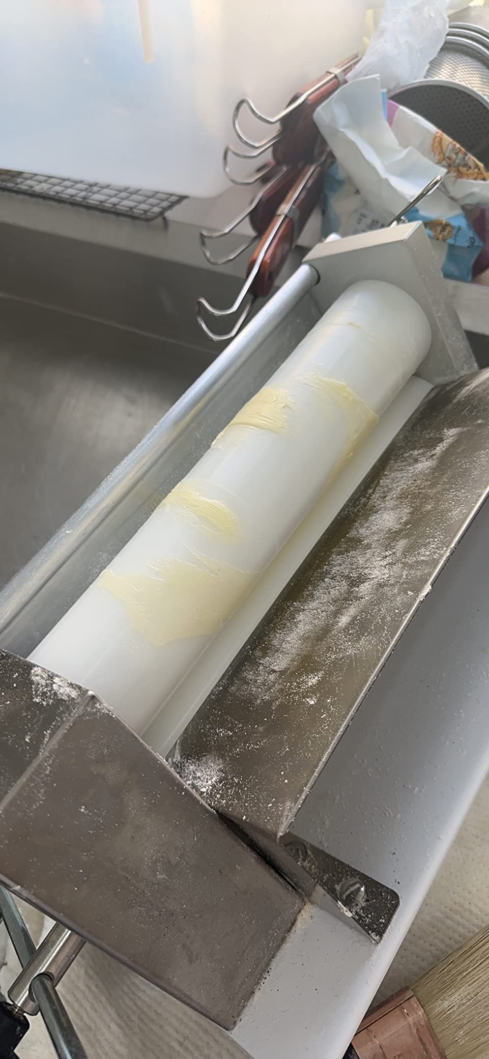 Manual Dough Sheeter Machine - Sfogliafacile Manual Pasta Maker for Icing, Marzipan,Puff Pastry and Salt Bread Shio Pan | Easy Install Dough Sheeter for Home Small or Commercial Kitchens customer photo 2