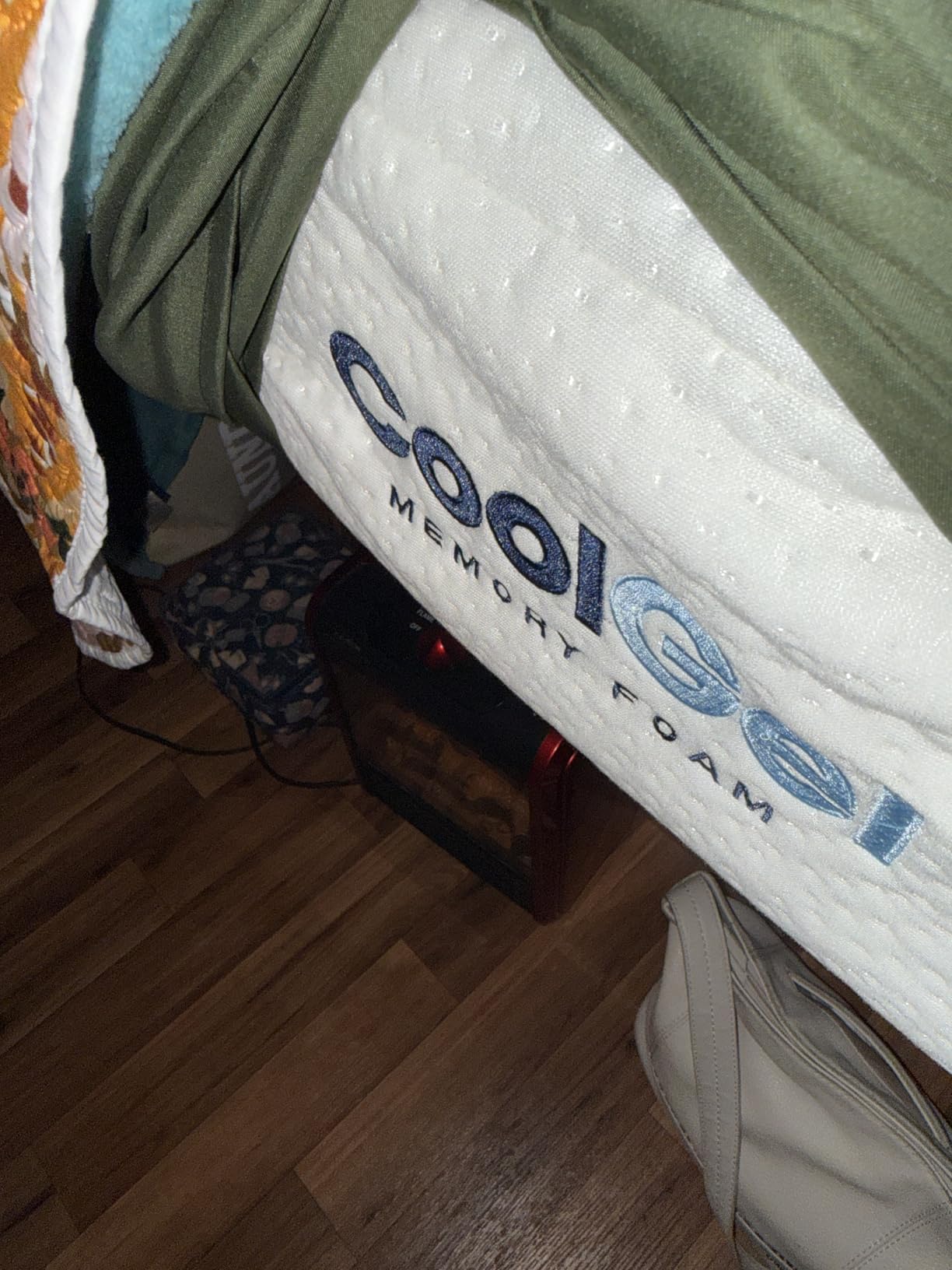 COOL GEL Memory Foam 8-Inch Mattress with Pillow, CertiPUR-US Certified, Mattress in a Box, Short Queen, White customer photo 2