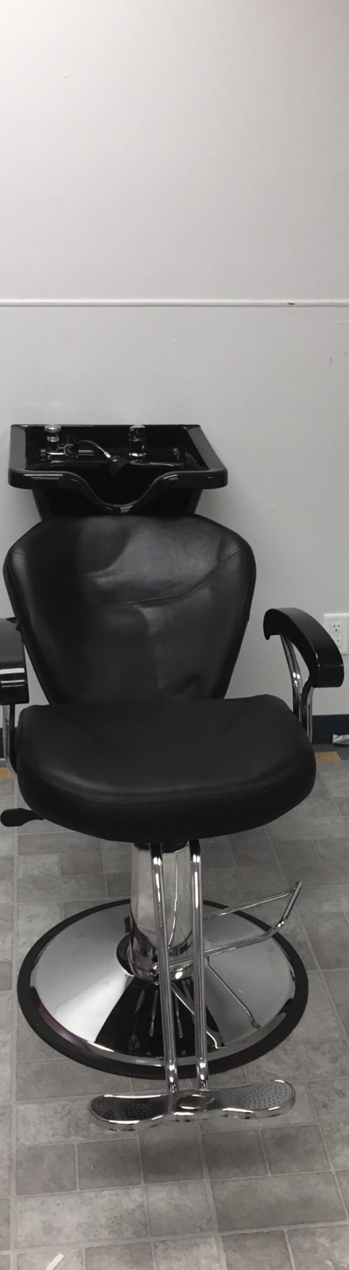 BYOOTIQUE Shampoo Bowl Salon Sink with Gel Neck Rest CUPC Vacuum Breaker customer photo 1