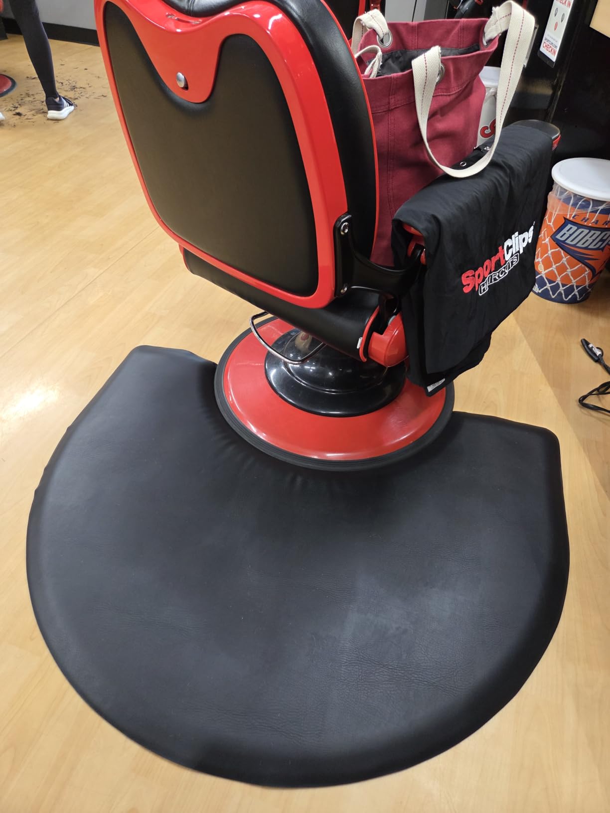Saloniture 3 ft. x 4 ft. Salon & Barber Shop Chair Anti-Fatigue Mat - Black Semi Circle - 1 in. Thick customer photo 2